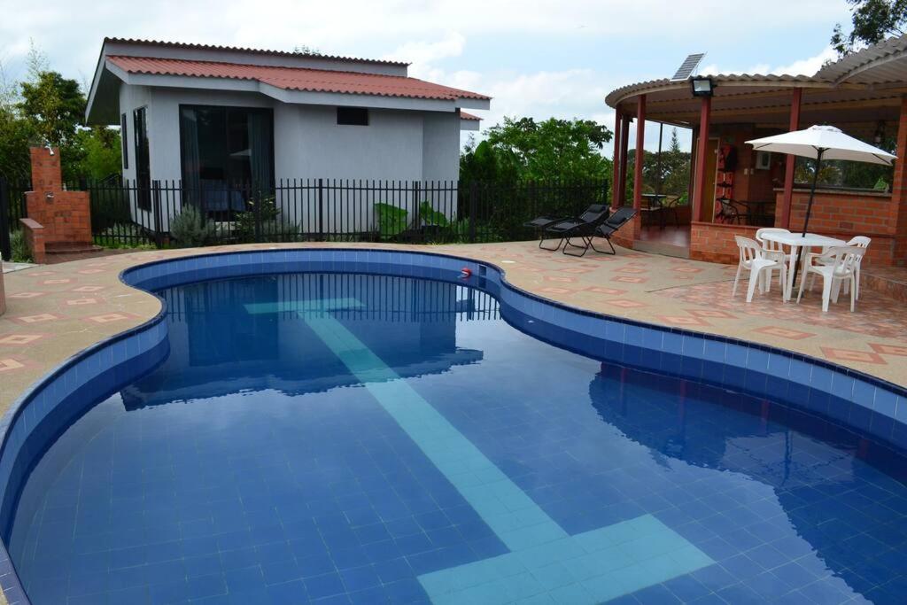 Cabaña Adropao Campestre con piscina y bbq