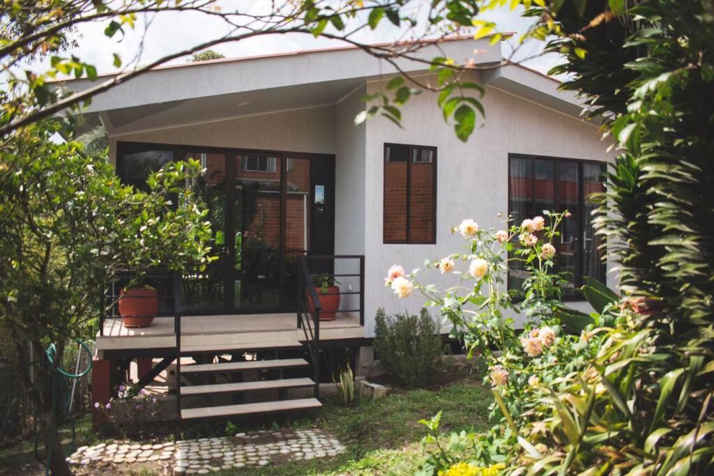 Cabaña Adropao Campestre con piscina y bbq