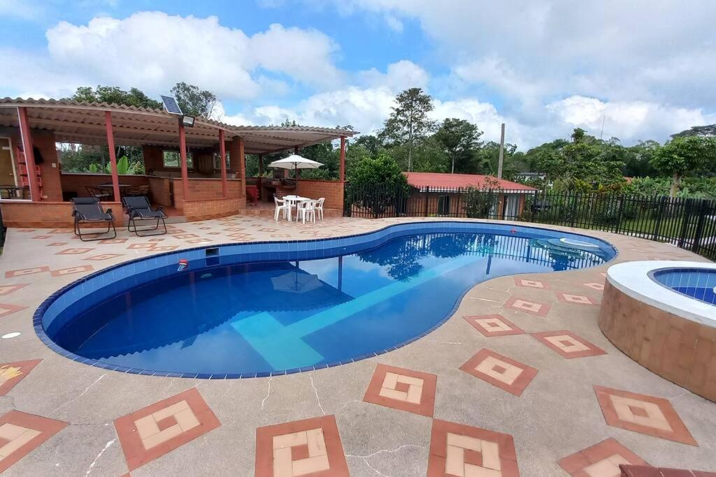 Cabaña Adropao Campestre con piscina y bbq