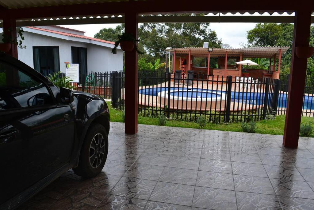 Cabaña Adropao Campestre con piscina y bbq