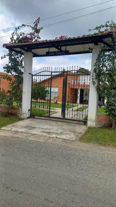 Cabaña Adropao Campestre con piscina y bbq