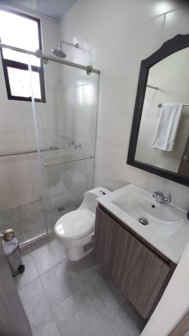 Cabaña Adropao Campestre con piscina y bbq