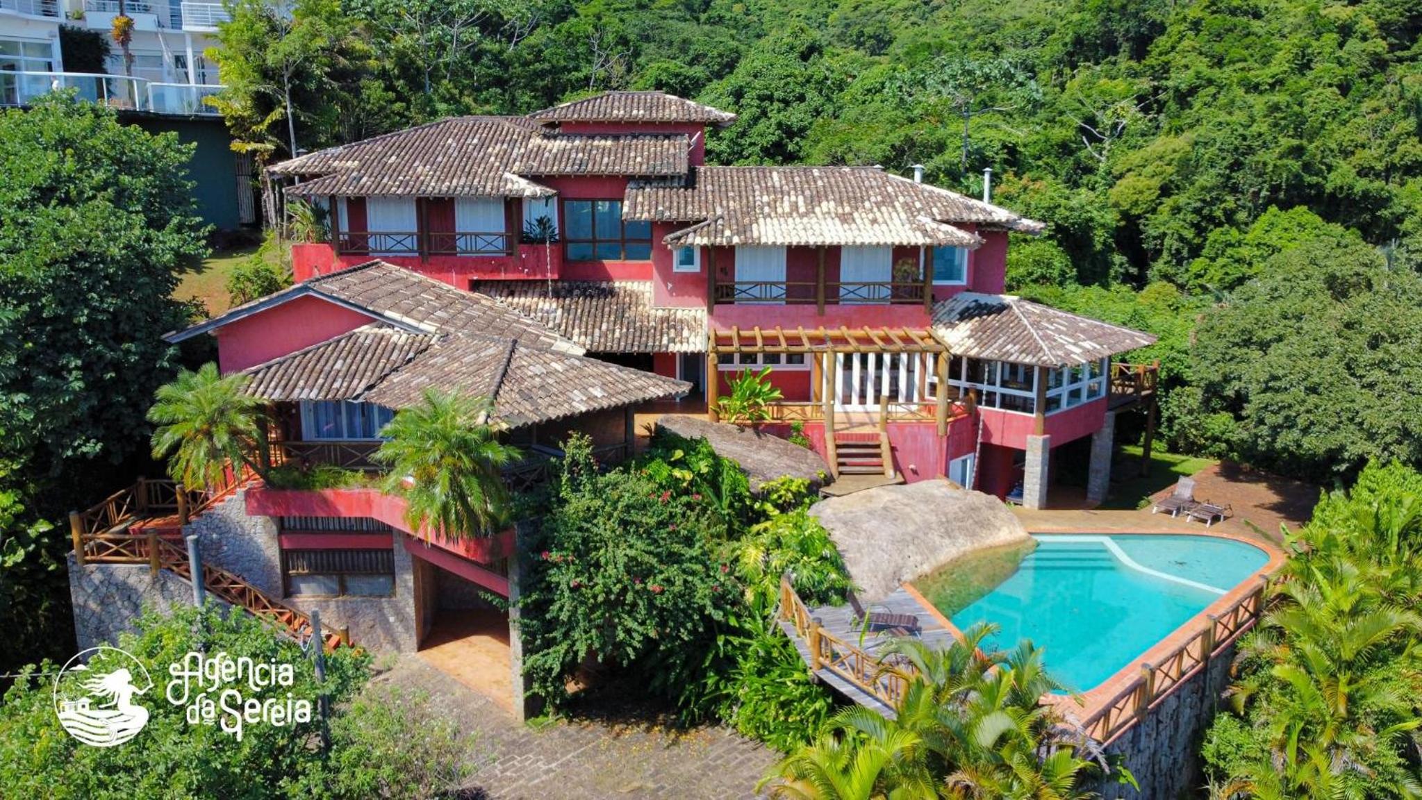 Linda casa com vista incrível em condomínio no Sul da Ilha