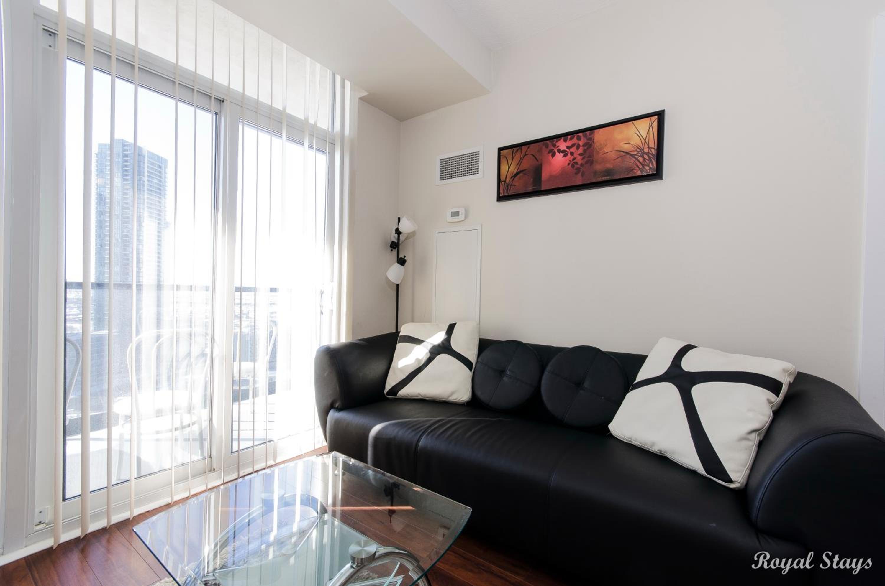 Royal Stays Furnished Apartments - Square One