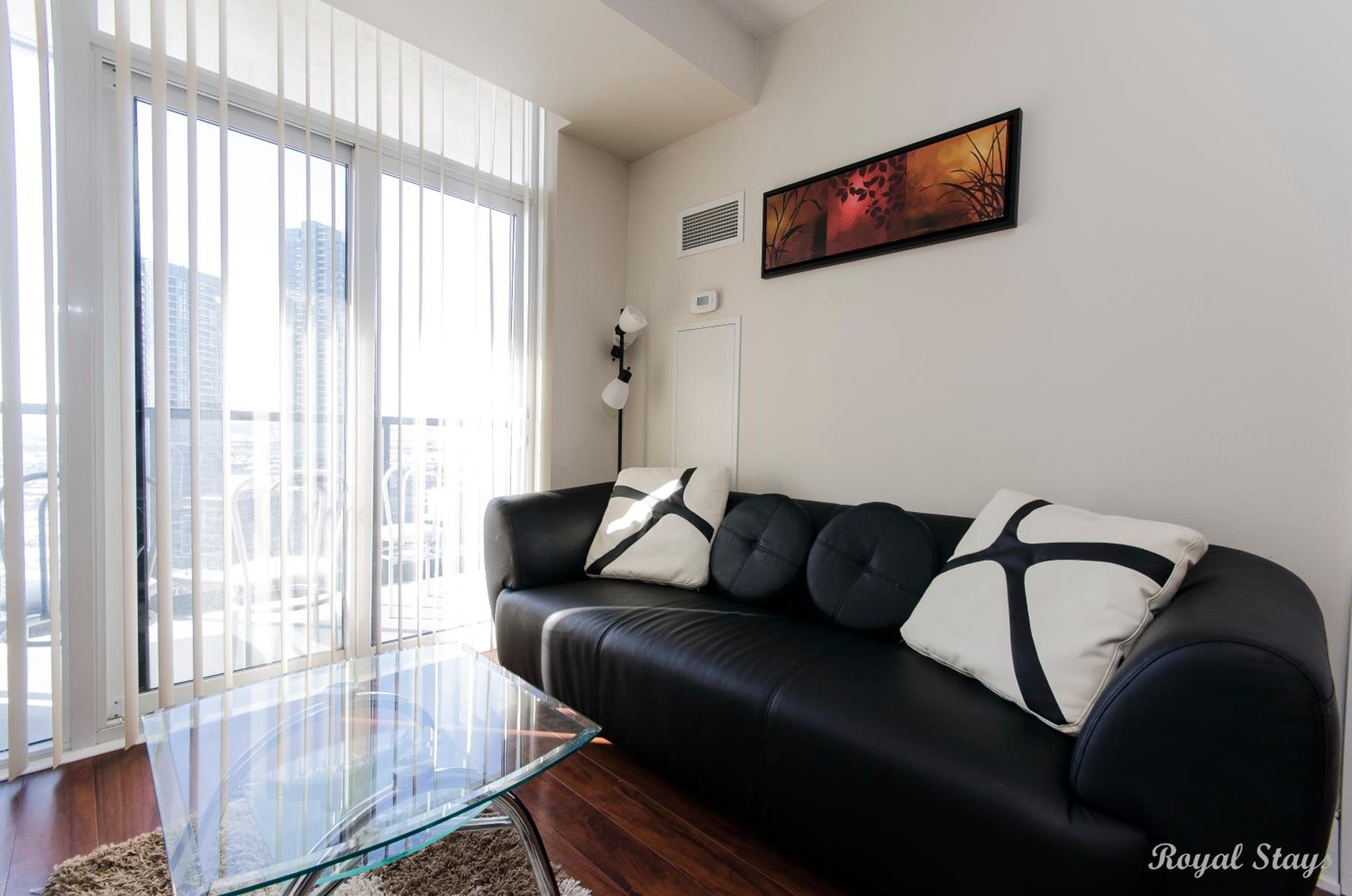Royal Stays Furnished Apartments - Square One