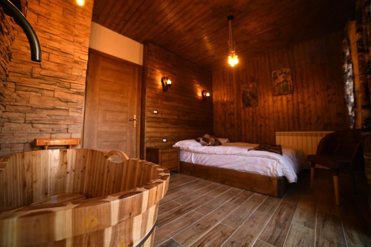 Rokwood faraya