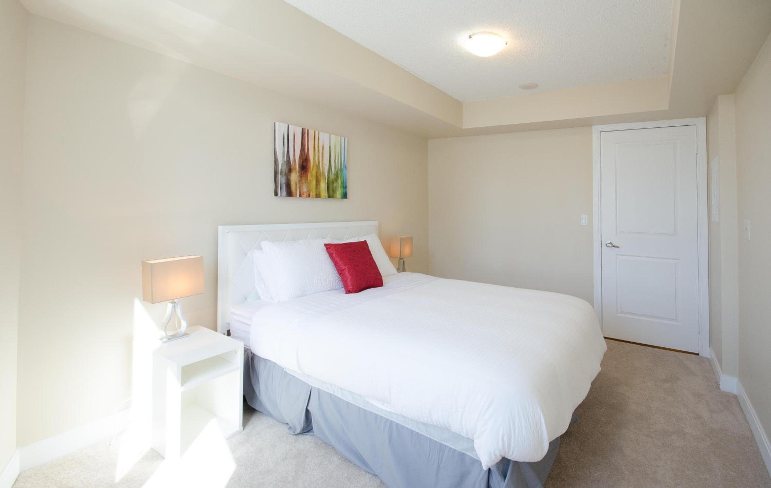 Royal Stays Furnished Apartments - Square One