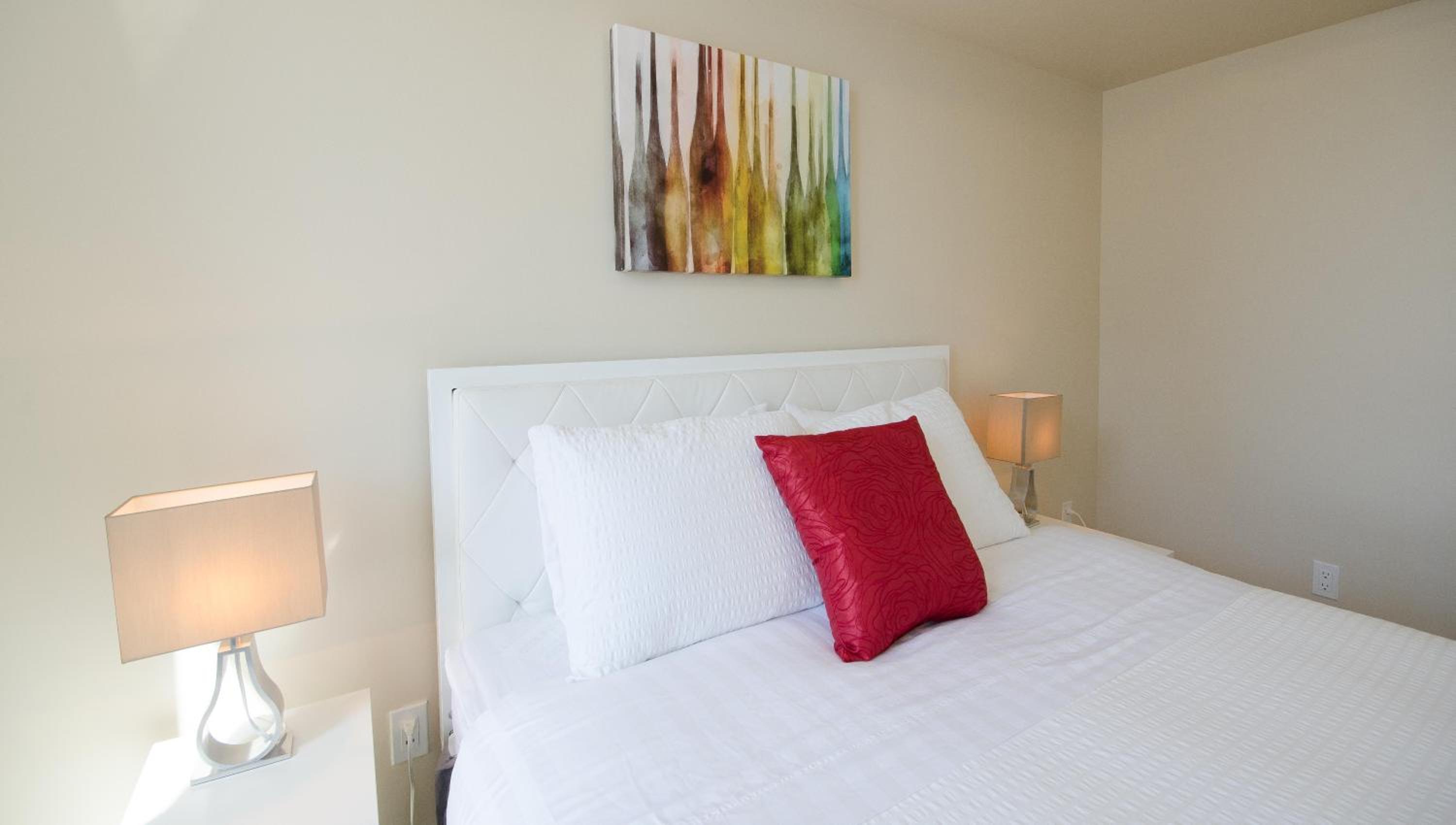 Royal Stays Furnished Apartments - Square One
