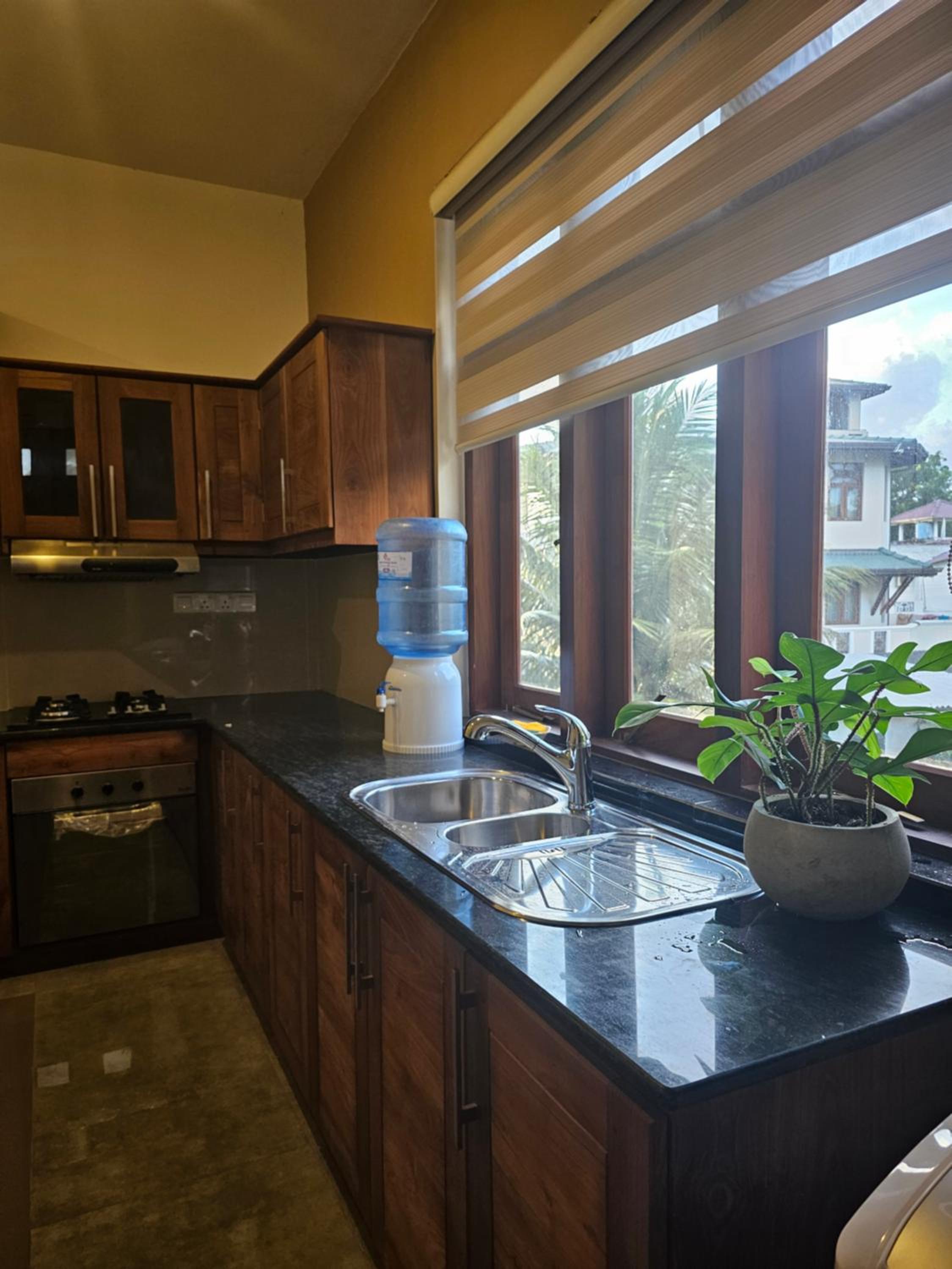 Lakeview Apartment with Modern Interior and Facilities