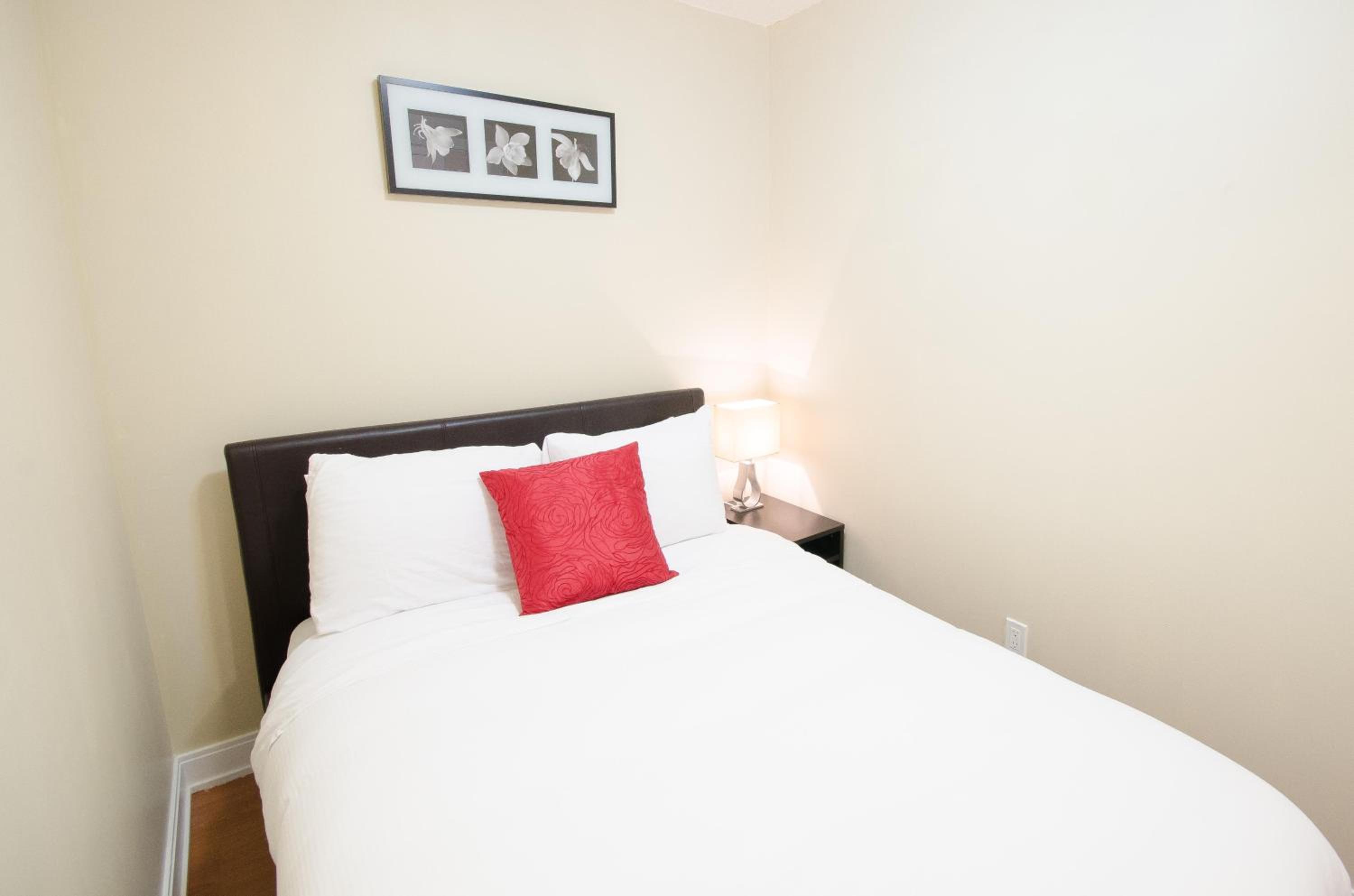 Royal Stays Furnished Apartments - Square One
