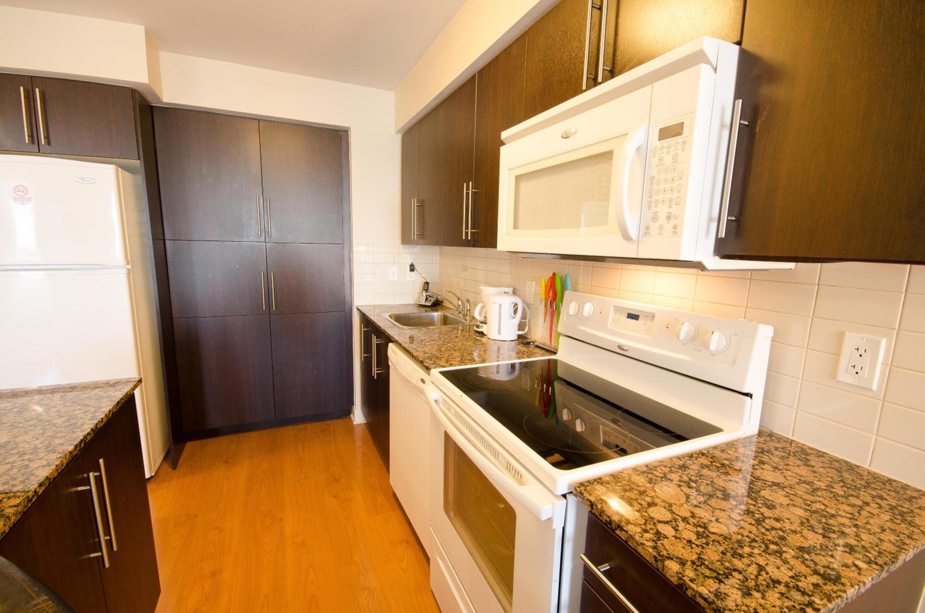 Royal Stays Furnished Apartments - Square One