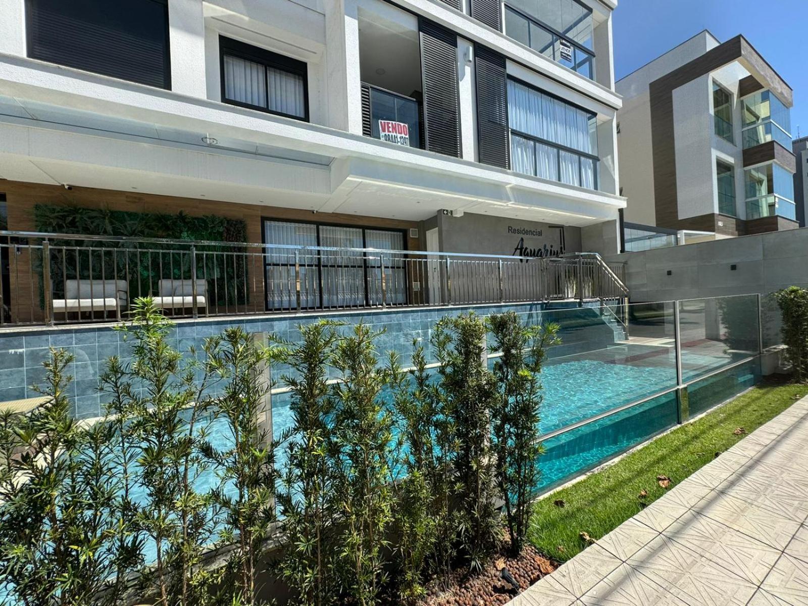 Cód 161 - Apartamento com Spa privativa a 100m do mar