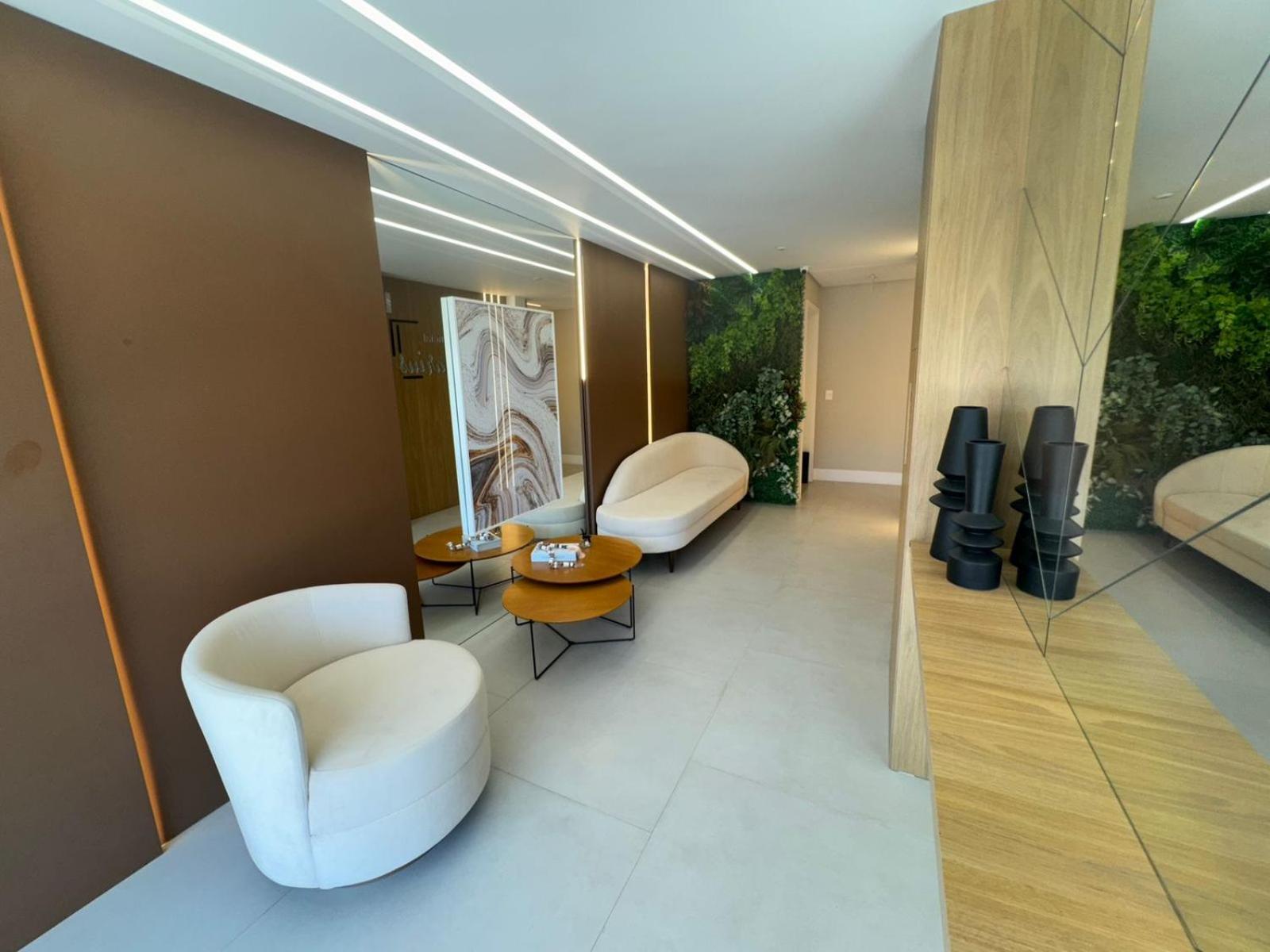 Cód 161 - Apartamento com Spa privativa a 100m do mar