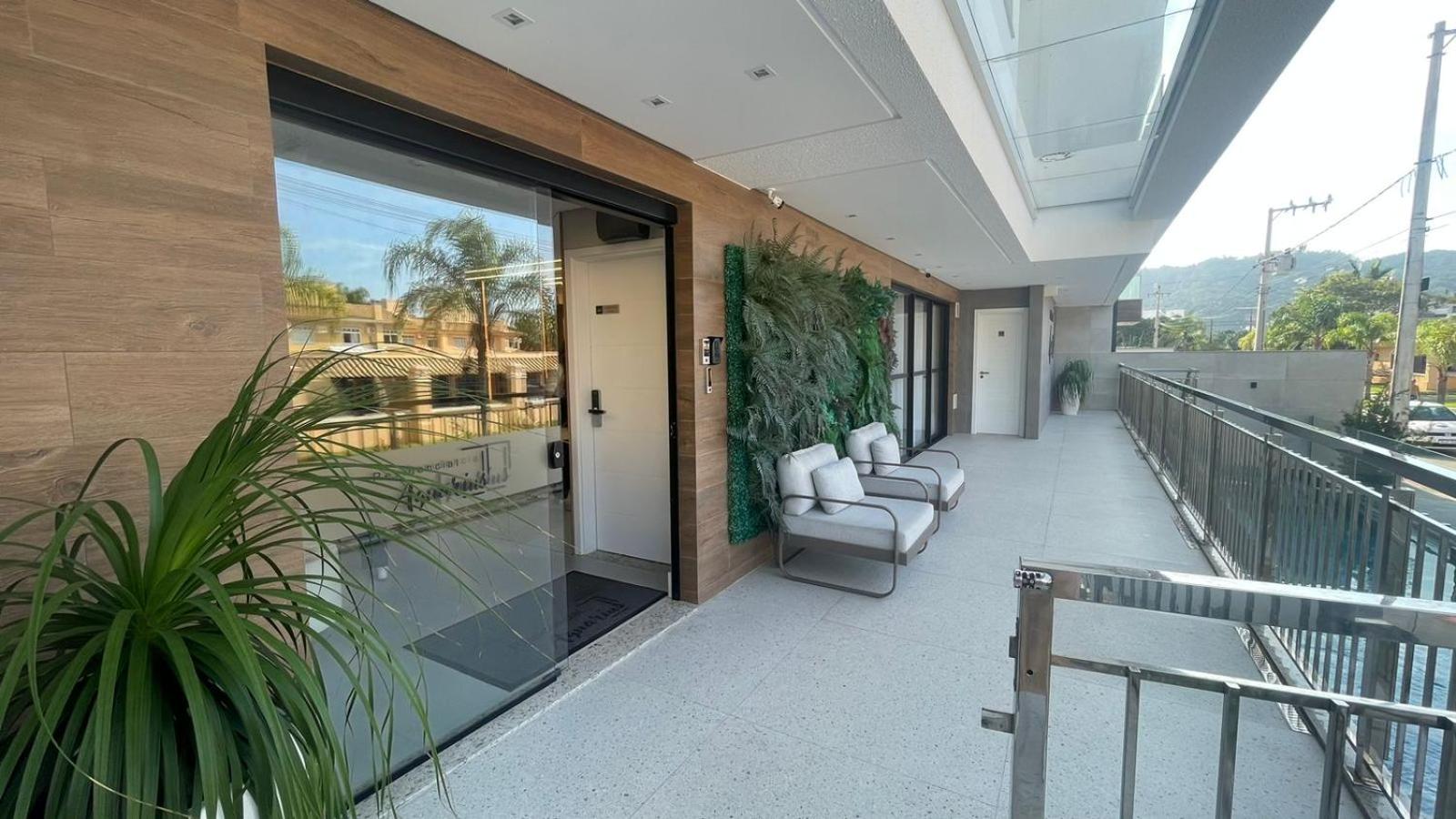 Cód 161 - Apartamento com Spa privativa a 100m do mar