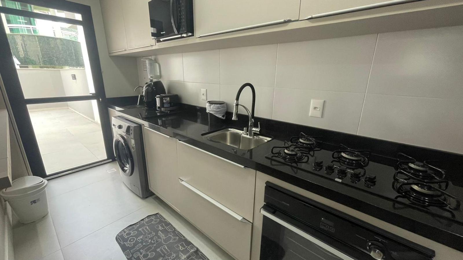 Cód 161 - Apartamento com Spa privativa a 100m do mar