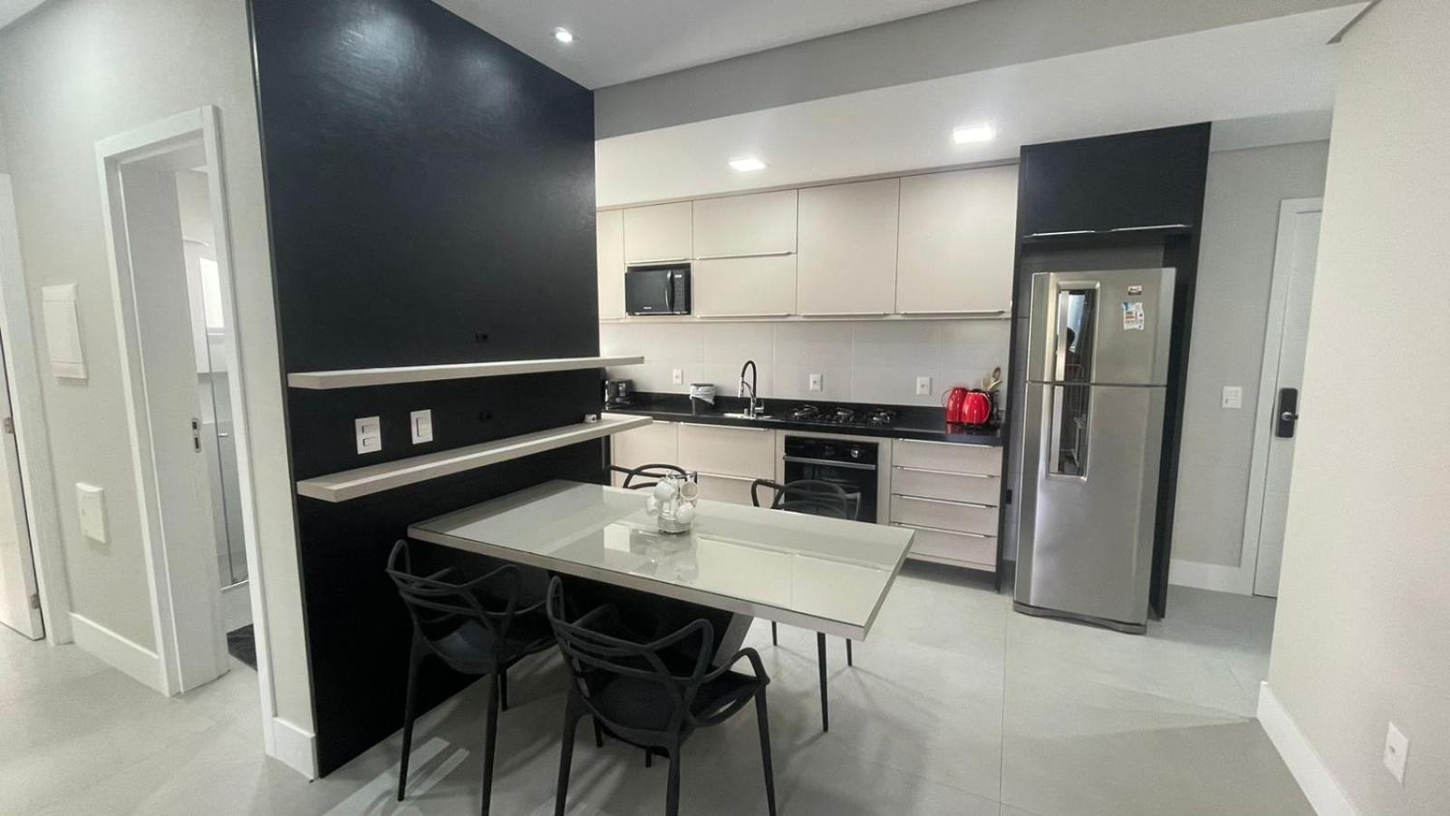 Cód 161 - Apartamento com Spa privativa a 100m do mar