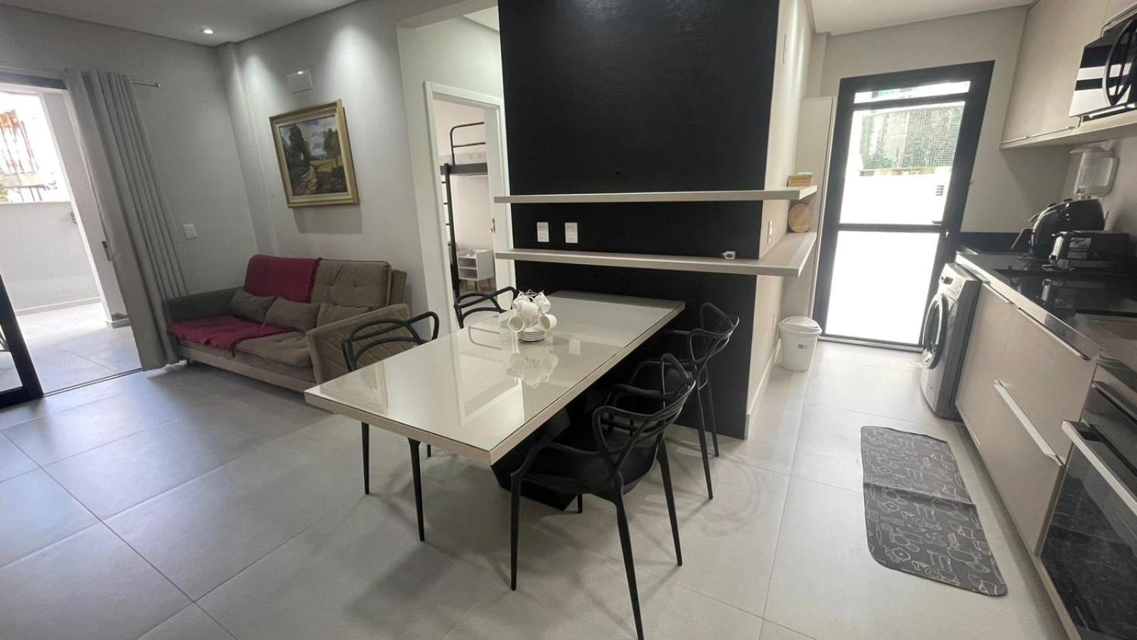 Cód 161 - Apartamento com Spa privativa a 100m do mar