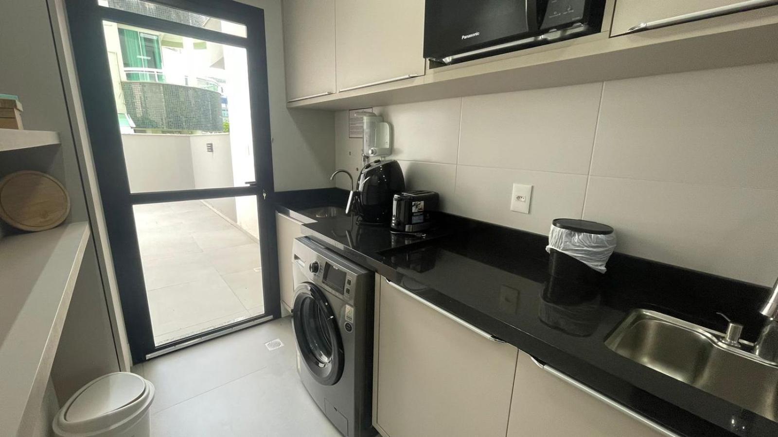 Cód 161 - Apartamento com Spa privativa a 100m do mar