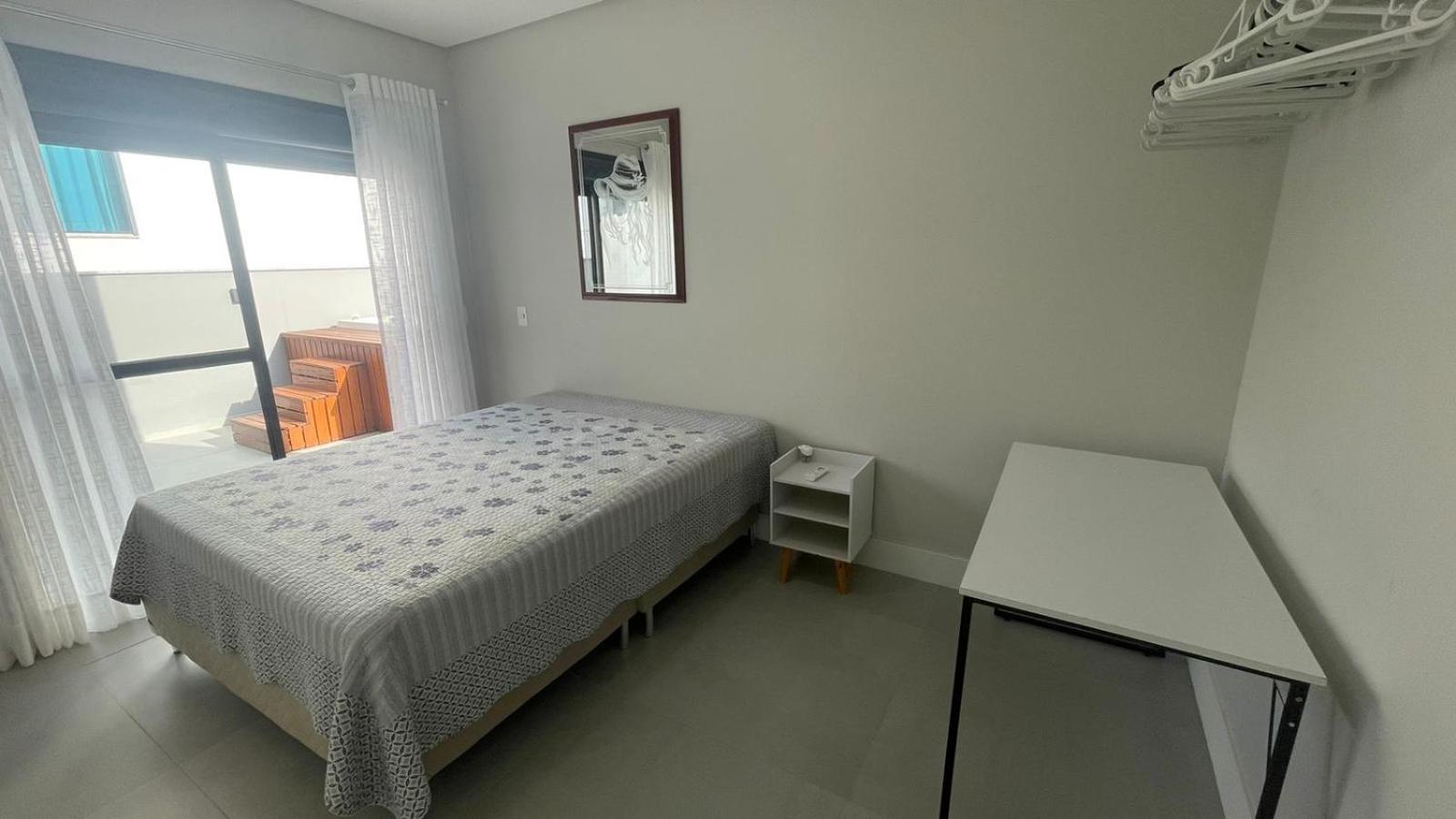 Cód 161 - Apartamento com Spa privativa a 100m do mar