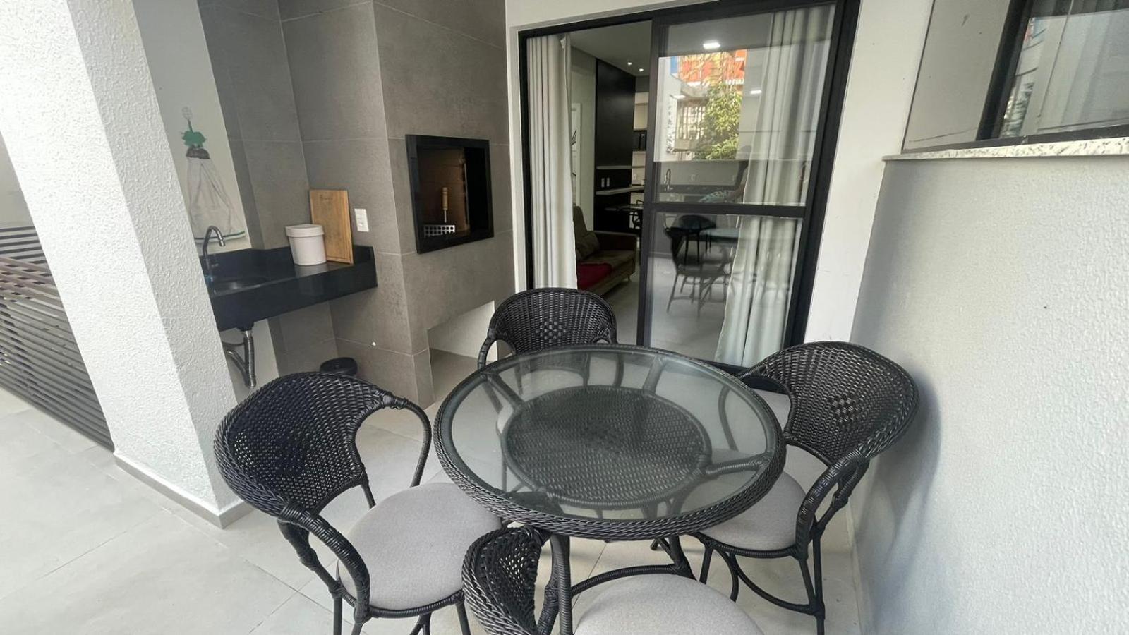 Cód 161 - Apartamento com Spa privativa a 100m do mar