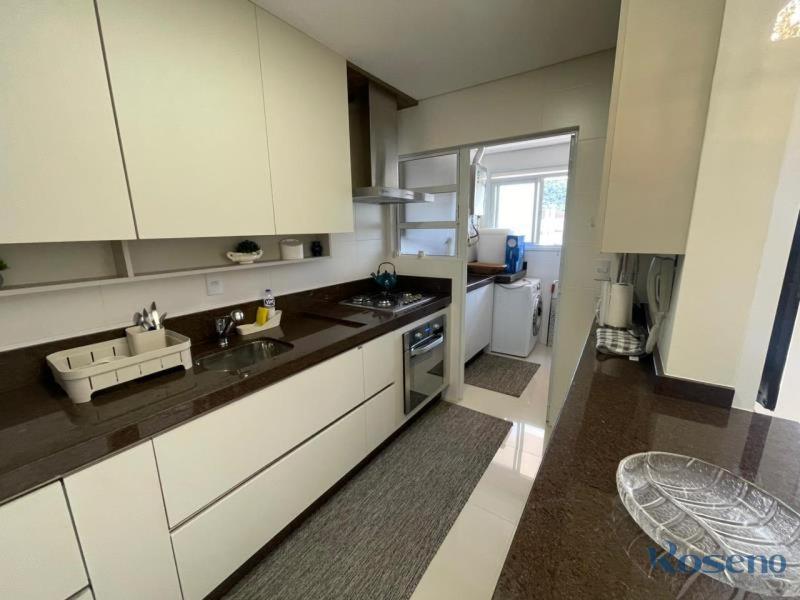 Cód 158 - Apartamento á 300m do mar.