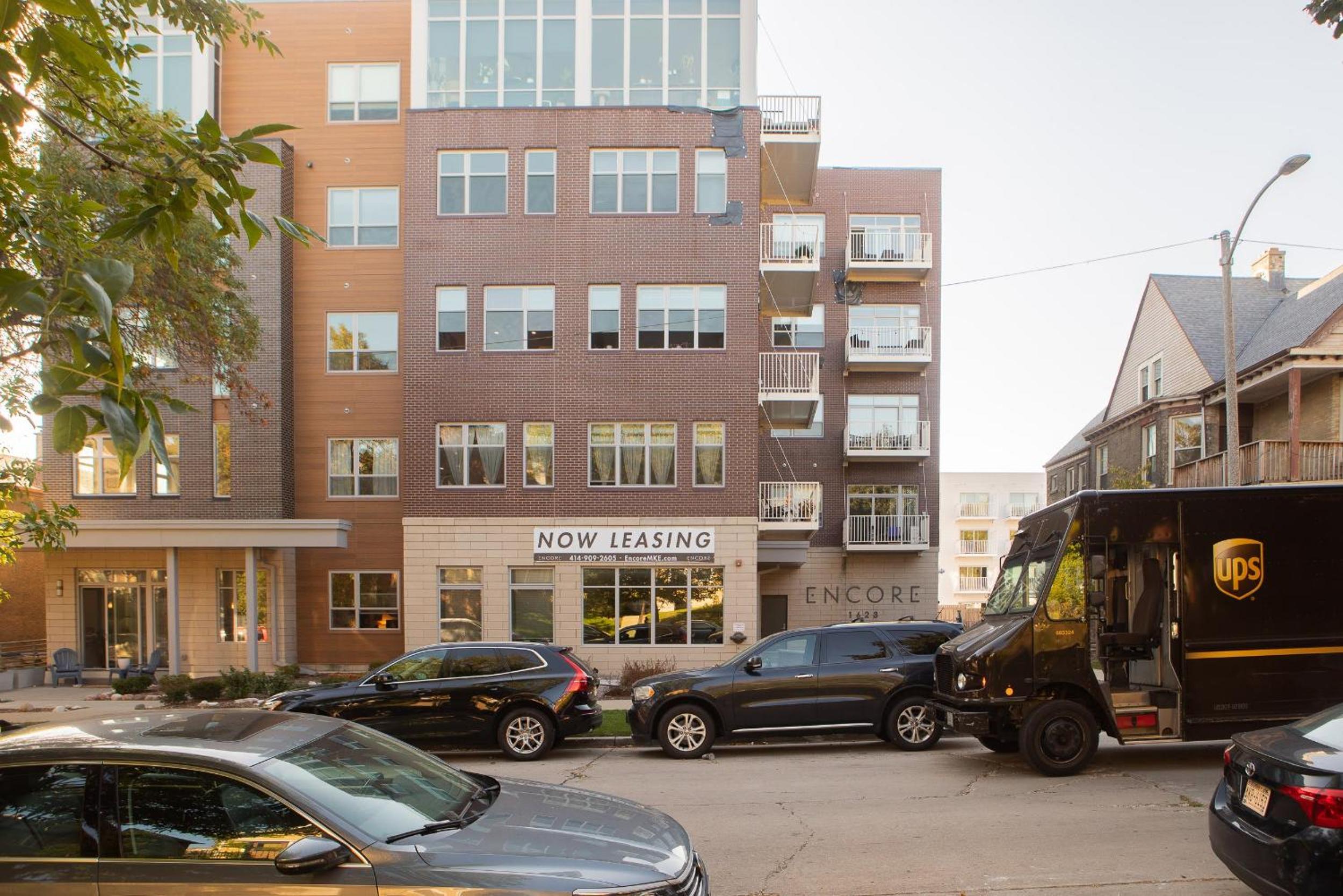 Brady St Oasis - Walkable & Quiet Neighborhood + Private Balcony - Sleeps 5 view 3