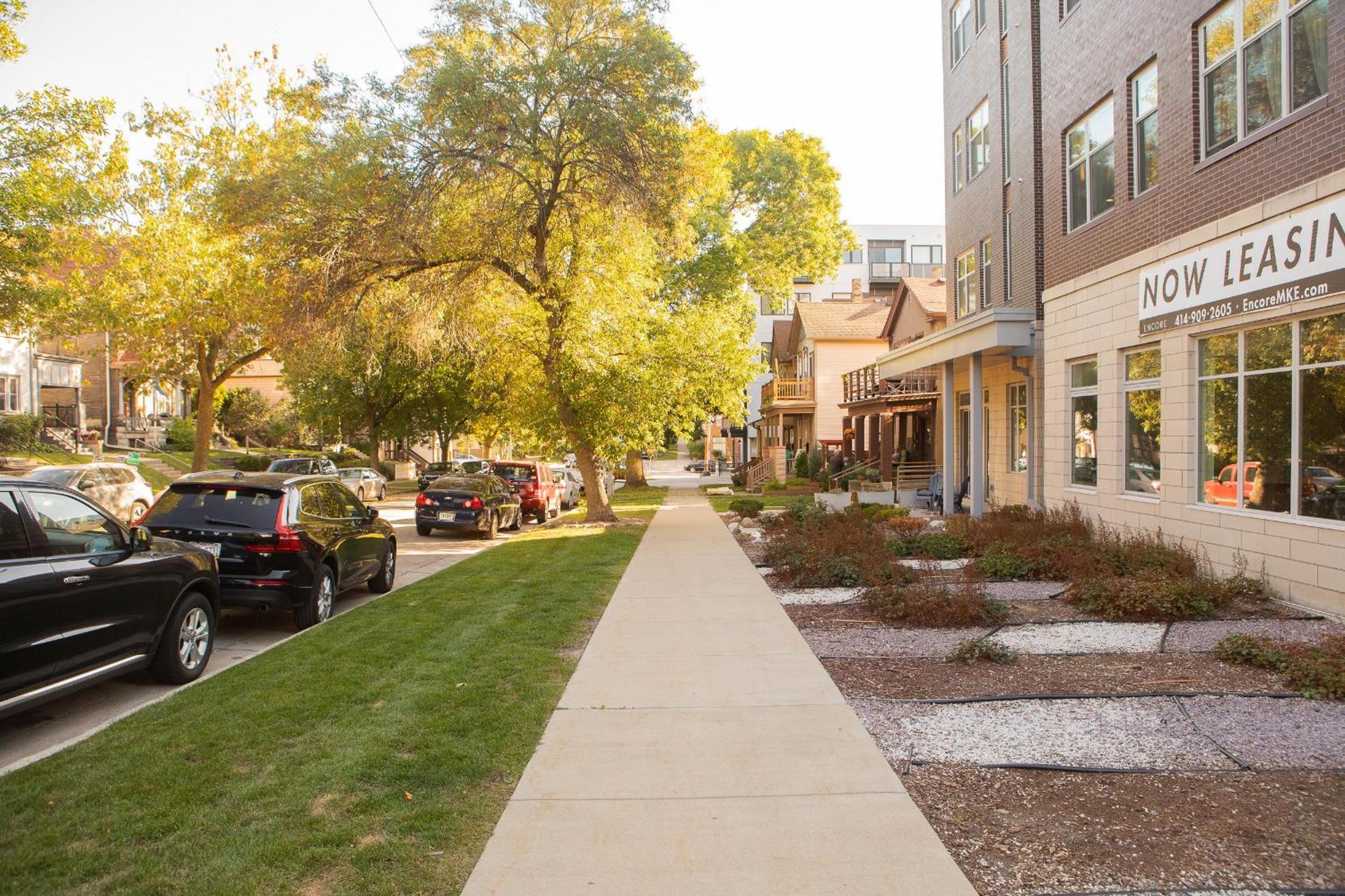 Brady St Oasis - Walkable & Quiet Neighborhood + Private Balcony - Sleeps 5 view 4