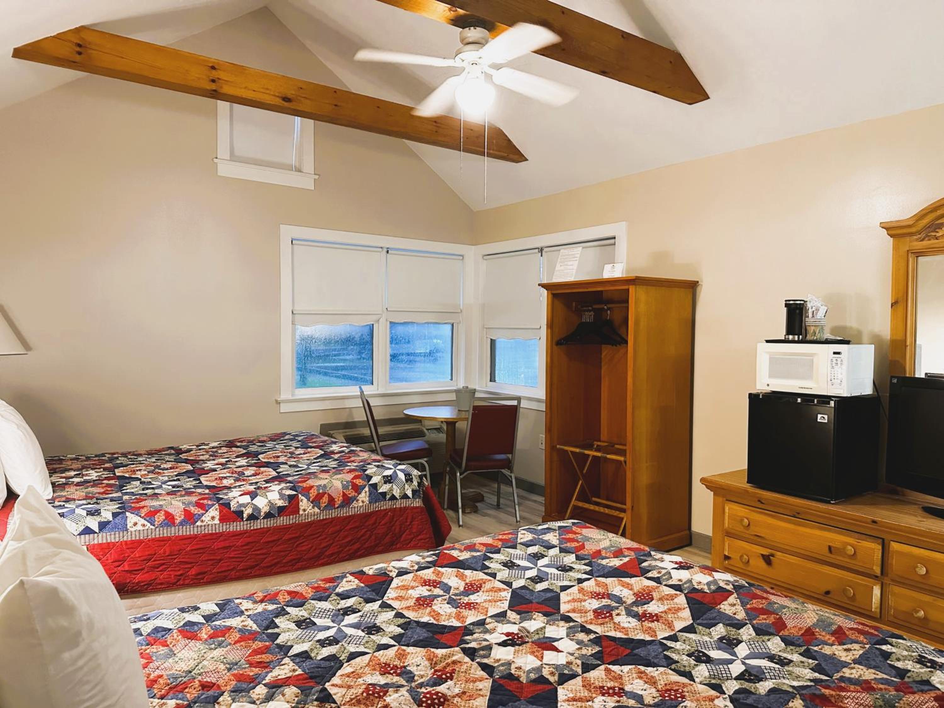 Spruce Lane Lodge and Cottages