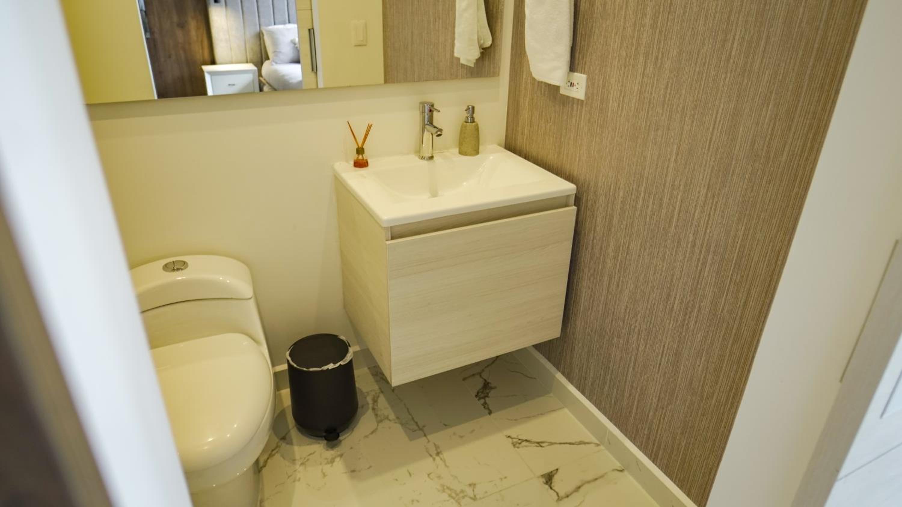 Private Apartment Near Poblado Medellin King Bed