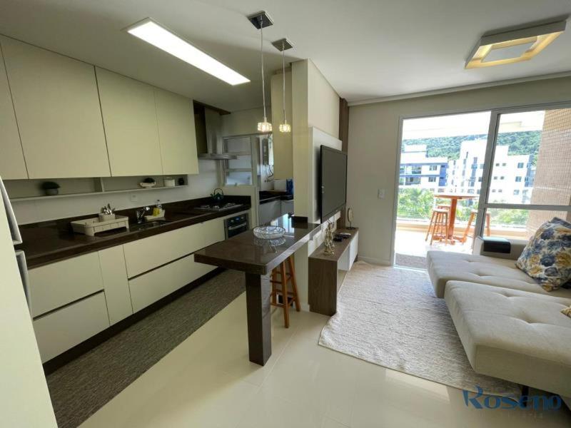 Cód 158 - Apartamento á 300m do mar.