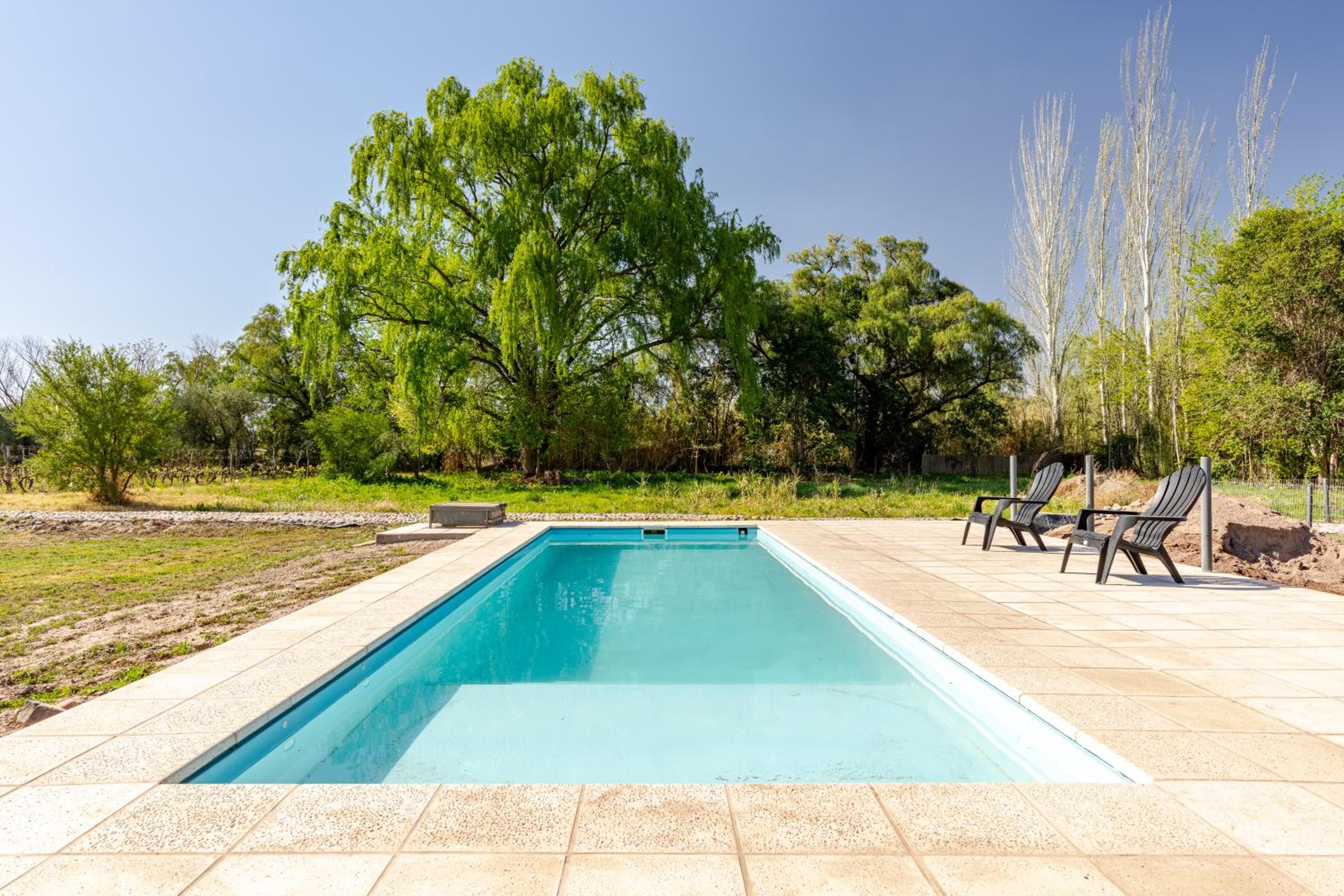 Cabaña entre Viñedos con Vista Panorámica y Piscina