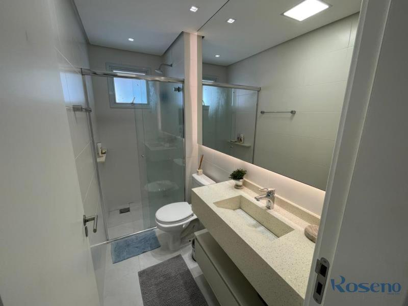 Cód 158 - Apartamento á 300m do mar.