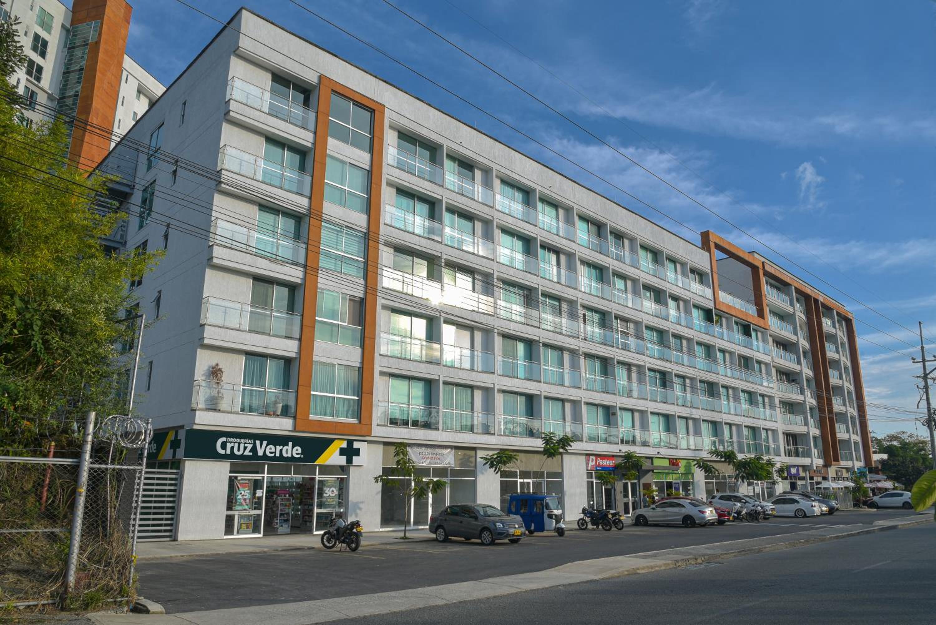 Metropolitan Studio Suite