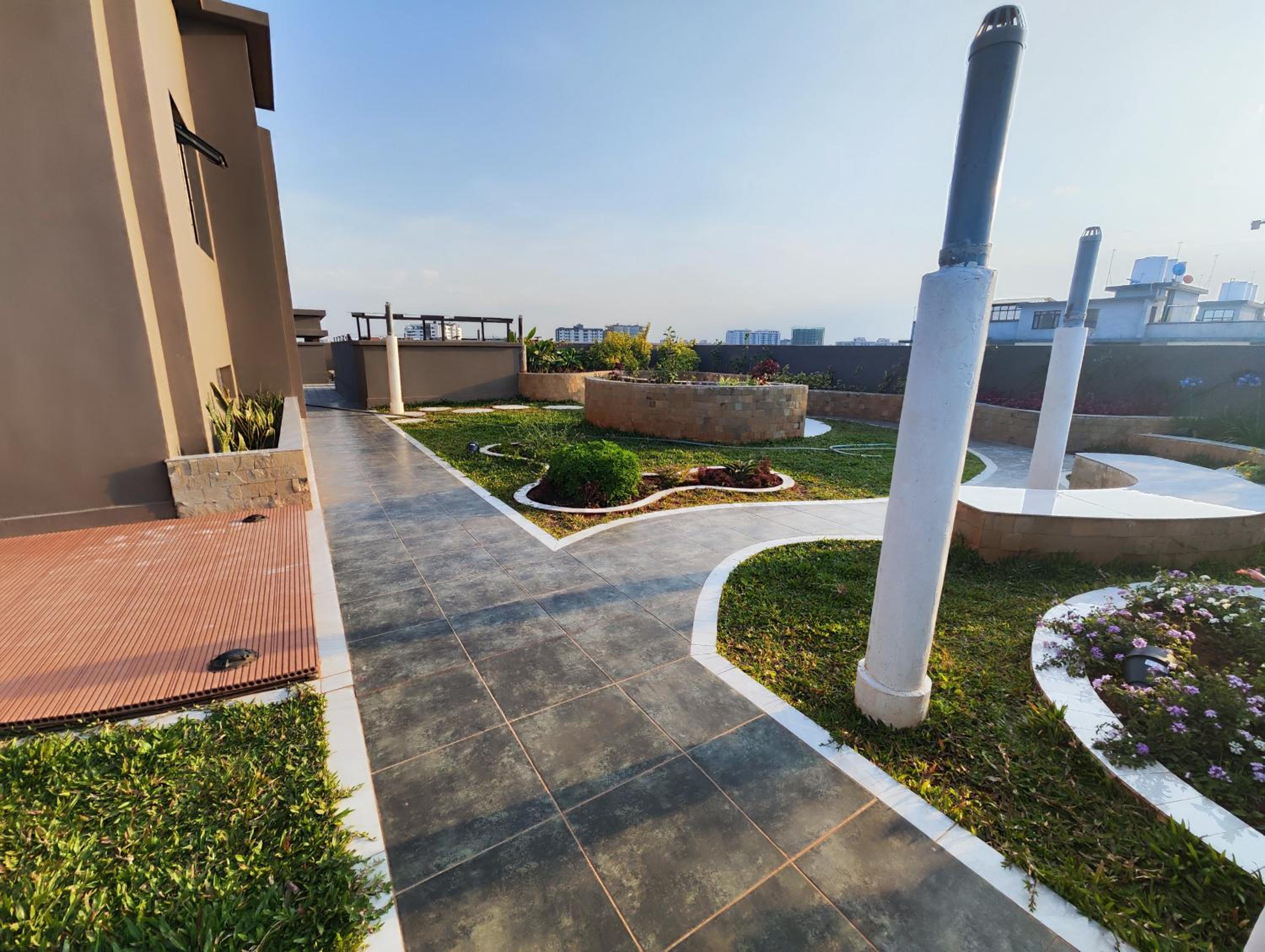 Lola's Haven - 75" Screen, Heated Pool, Gym, Views view 3