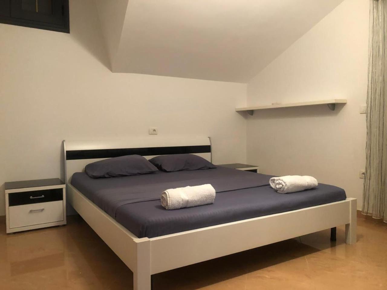 Ajmi Luxury Villa Durres