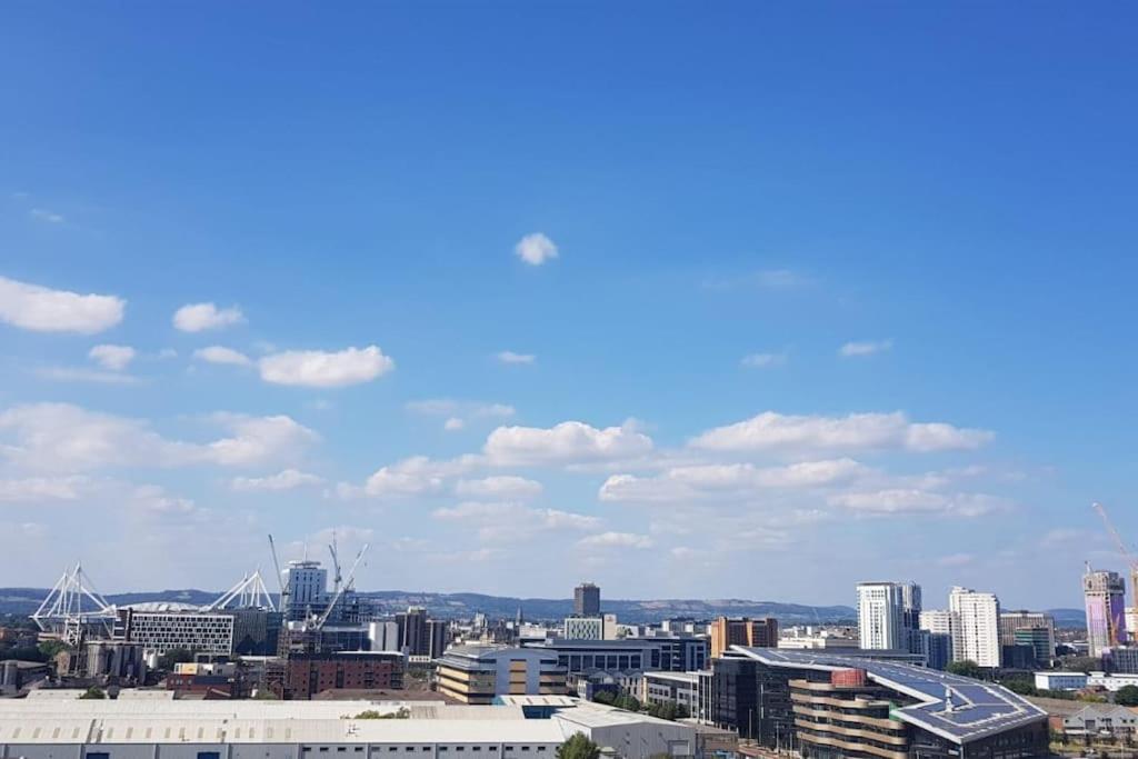 Cardiff Bay, City centre apartment view 4