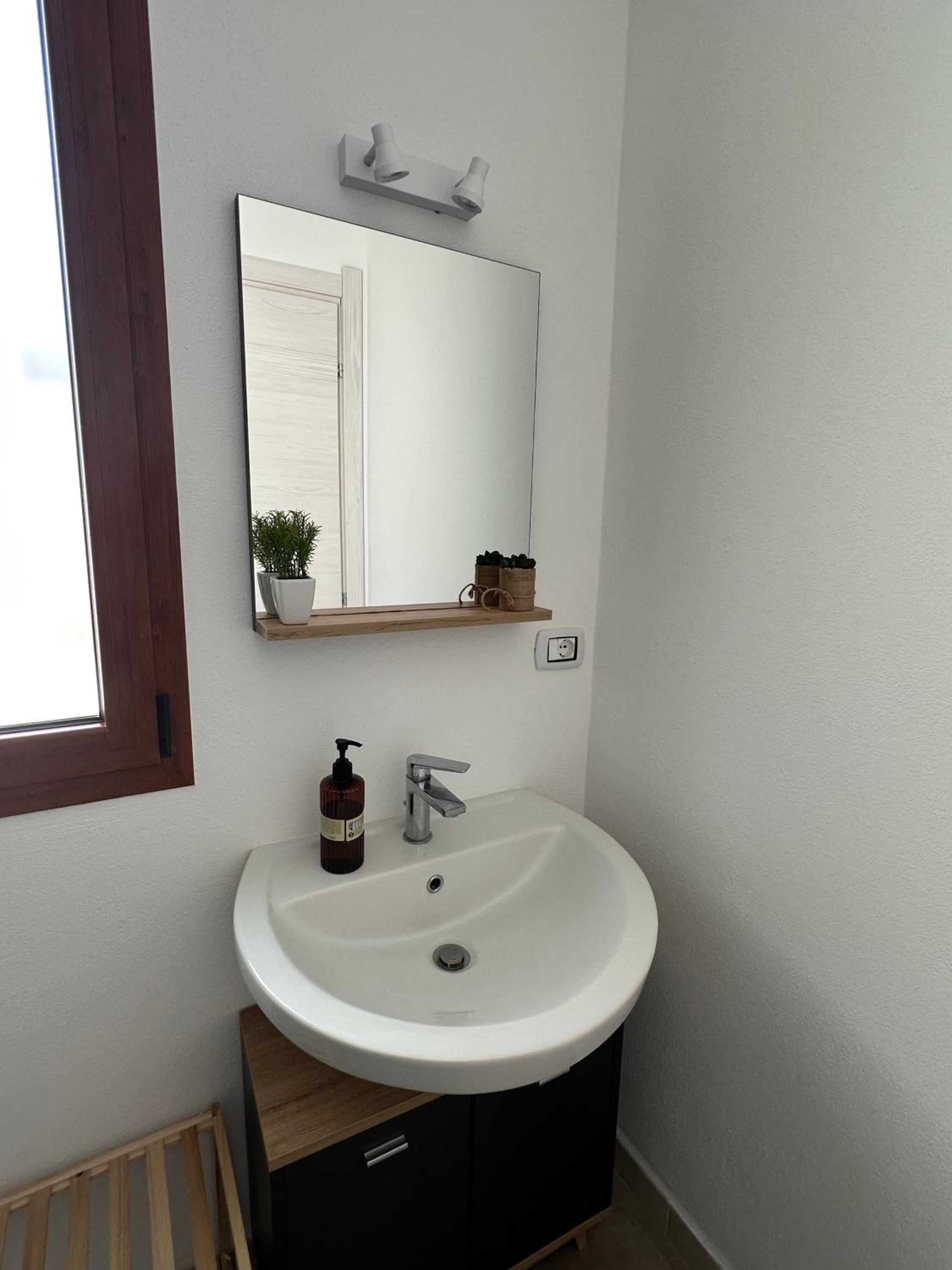 Il Sole Verde en Marrùbiu — bathroom