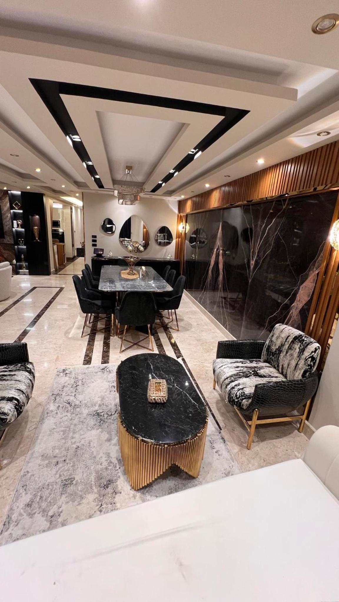 Luxury Renovated 2 bedroom Apt