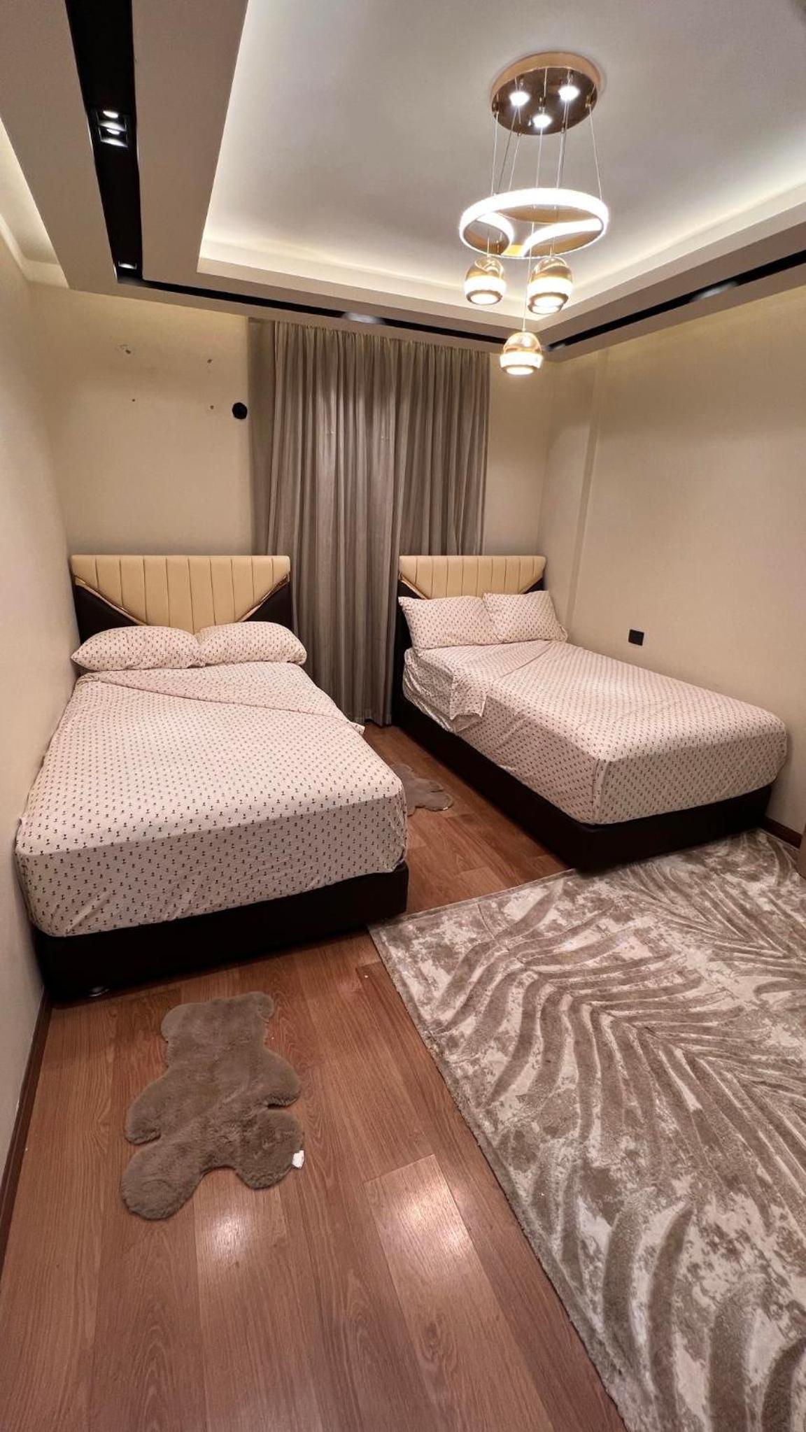 Luxury Renovated 2 bedroom Apt