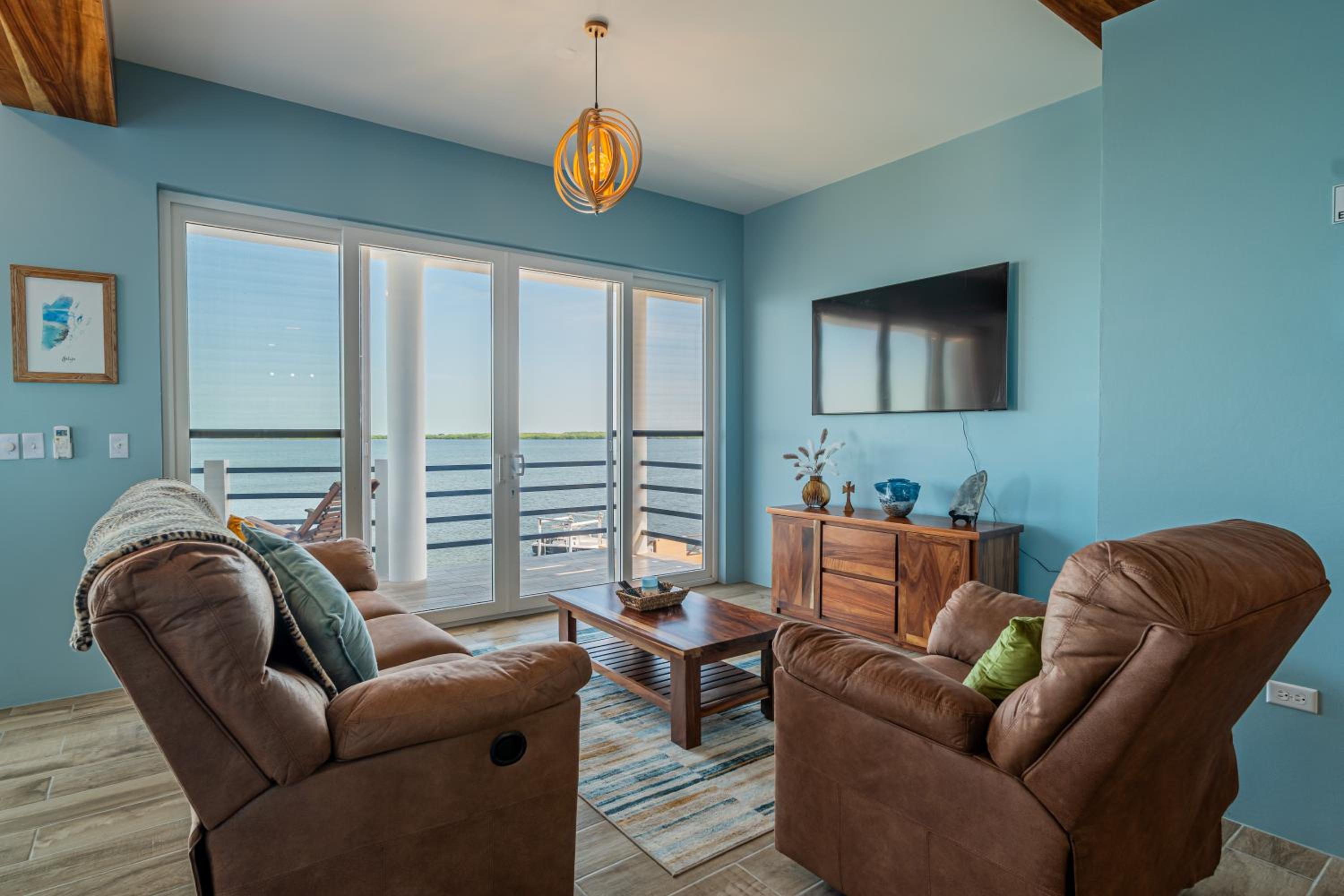 Penthouse & 2nd Floor House at The Lor-E-Lei House
