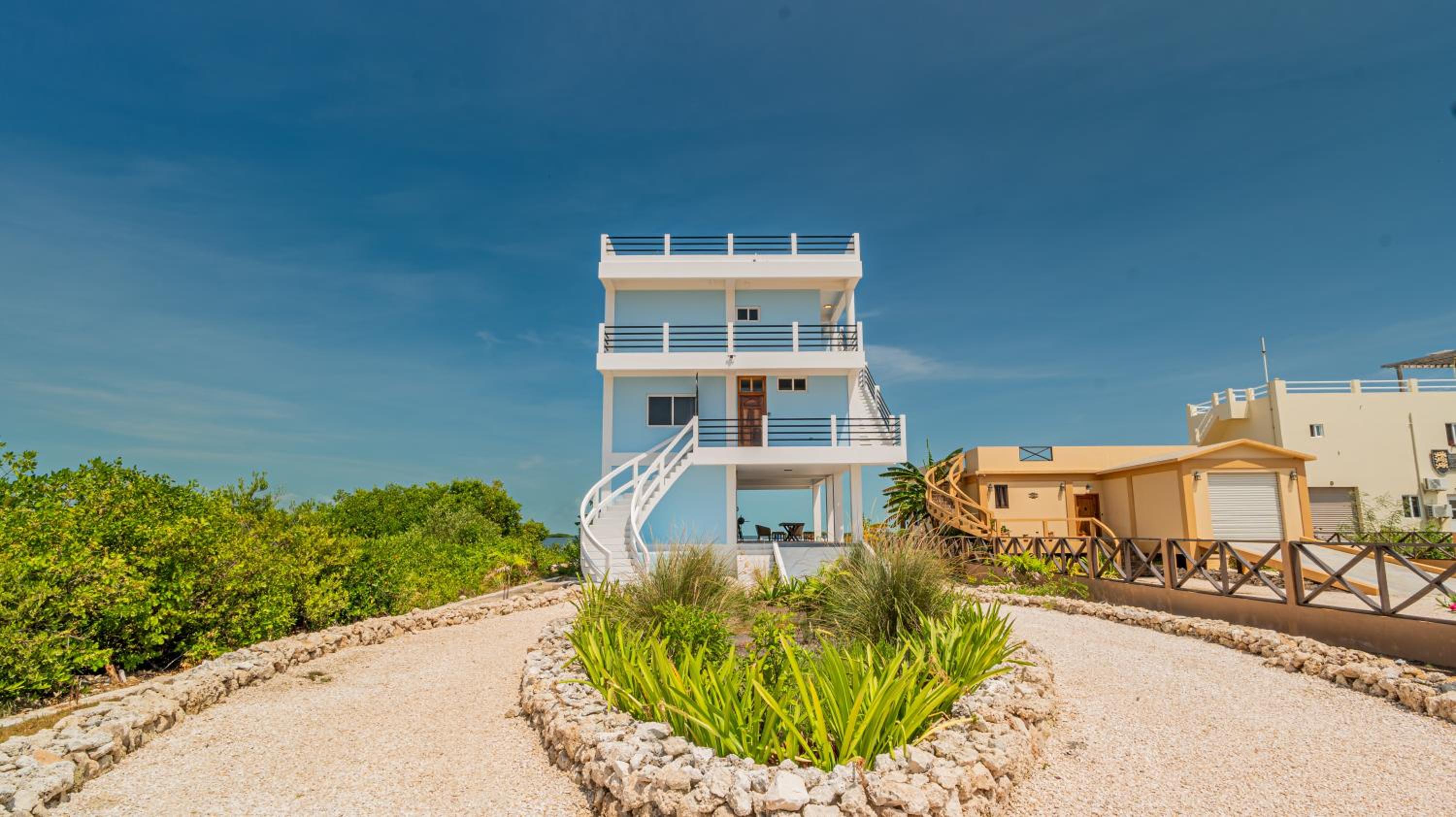 Penthouse & 2nd Floor House at The Lor-E-Lei House