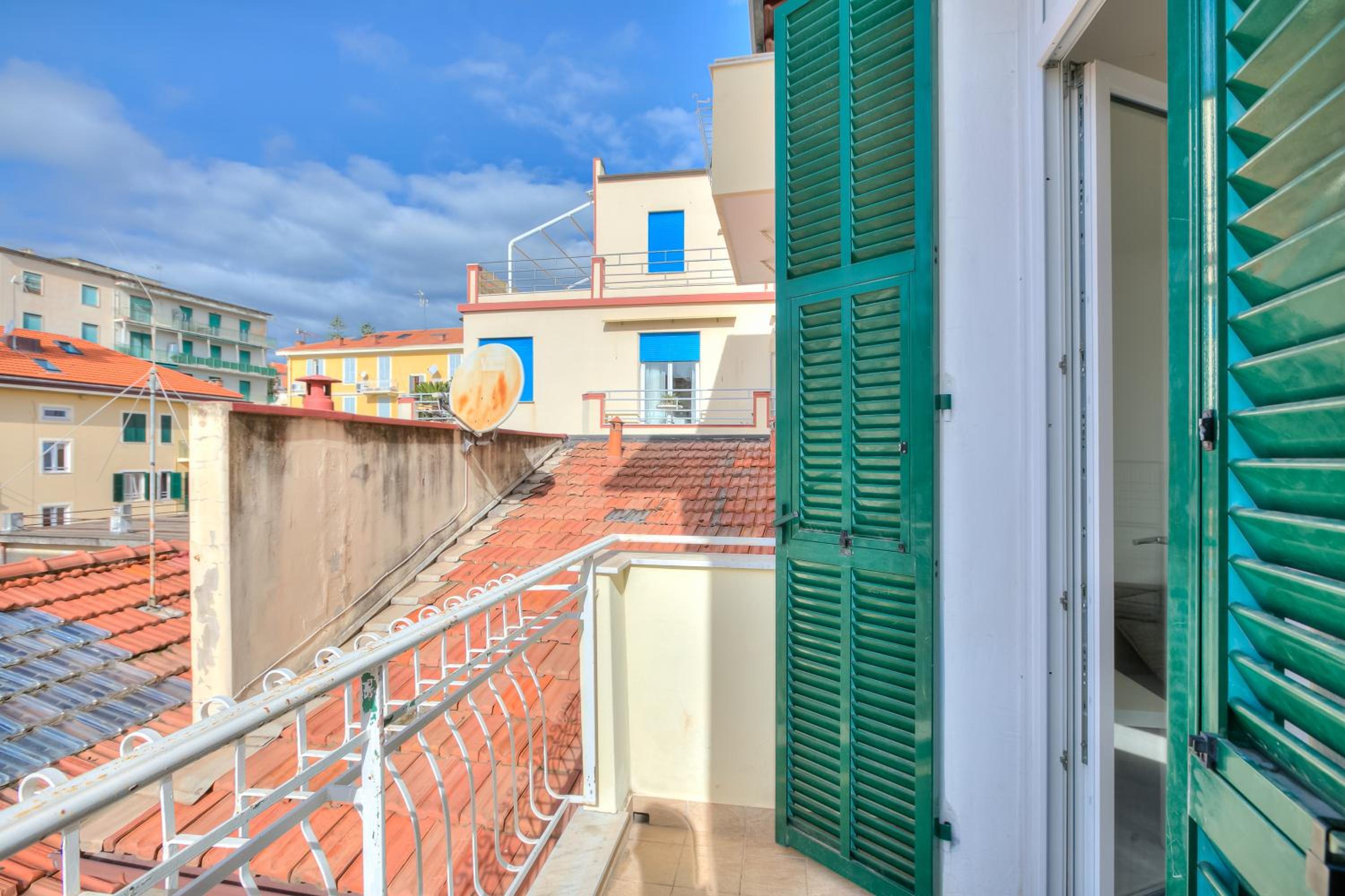 Serendipity Spiaggia E Porto Sole - Happy Rentals view 2