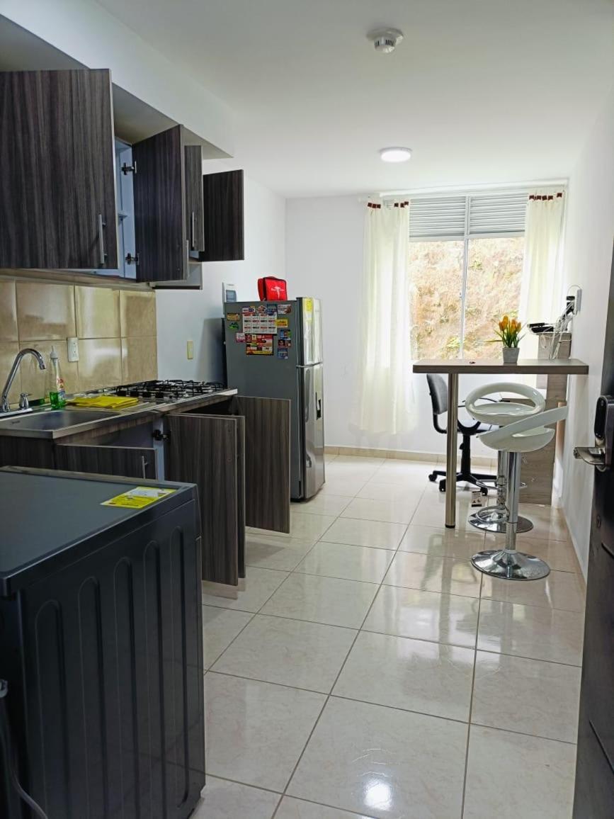 Acogedor Apartaestudio con Todas las Comodidades en Unidad Privada con Piscina