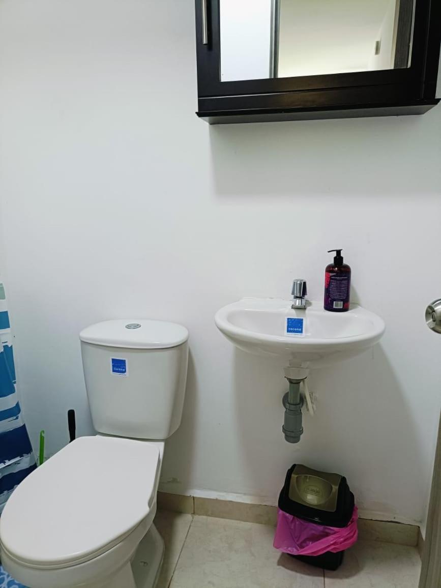 Acogedor Apartaestudio con Todas las Comodidades en Unidad Privada con Piscina