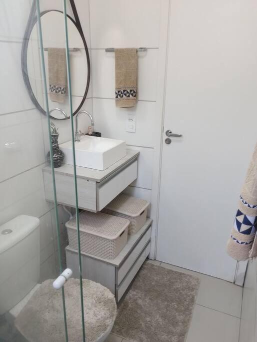 Apartamento condomineo portaria 24 hrs com lazer