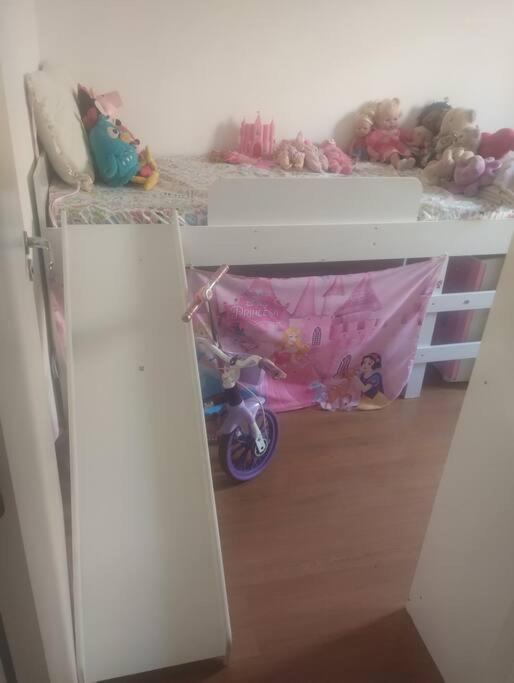 Apartamento condomineo portaria 24 hrs com lazer