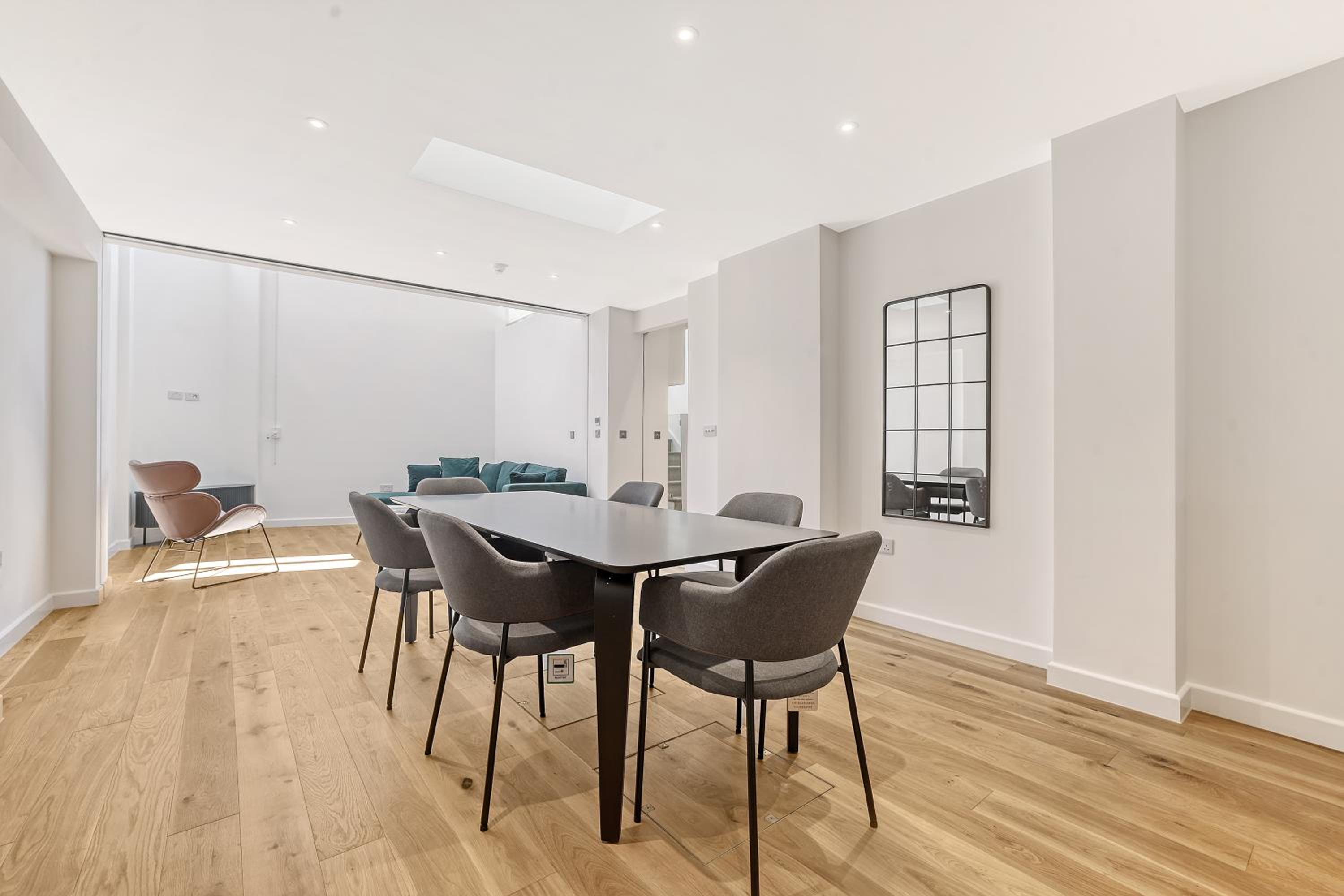 Exquisite 3BR Duplex Period Conversion, Air-con & Amenities