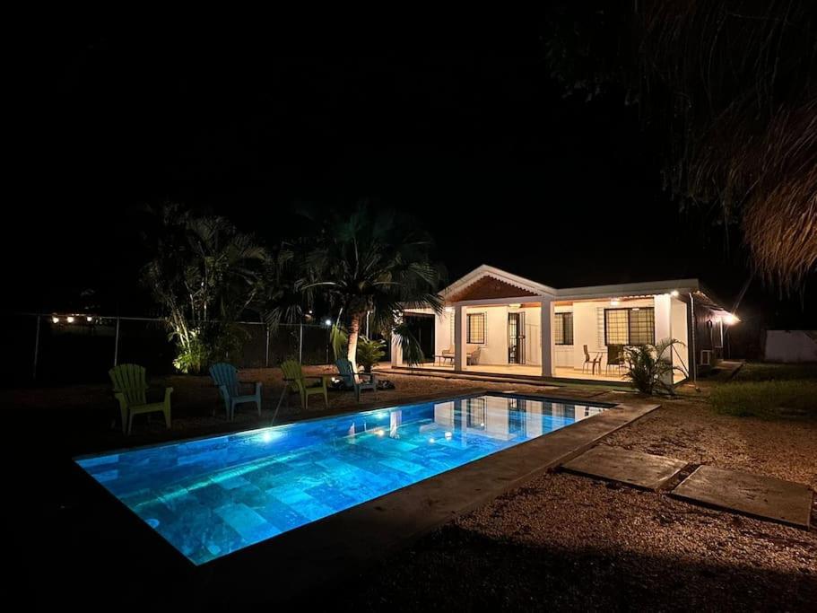 Beautiful House 3 bed 1 bath with private pool