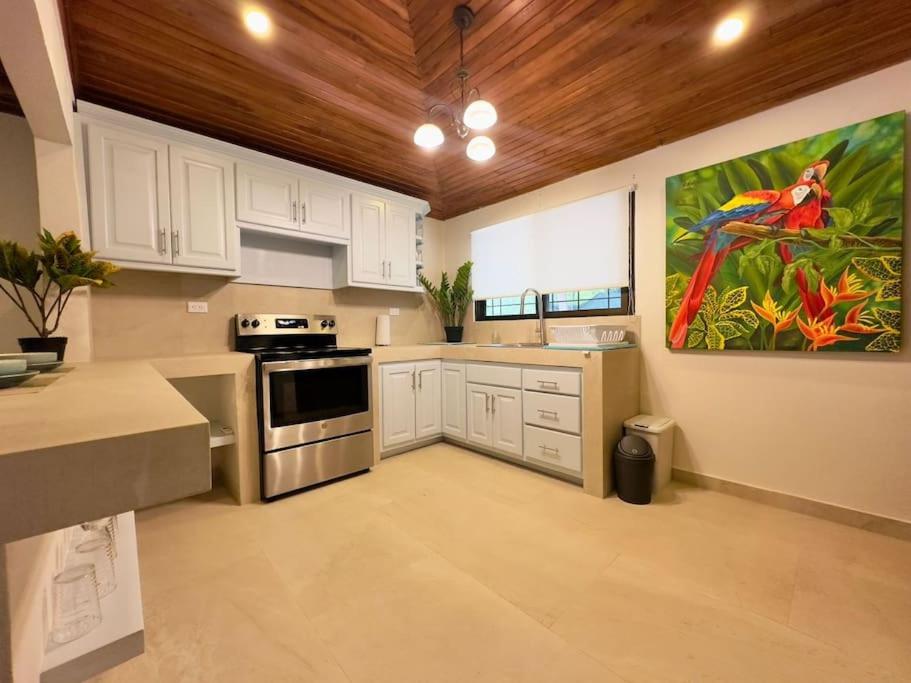Beautiful House 3 bed 1 bath with private pool