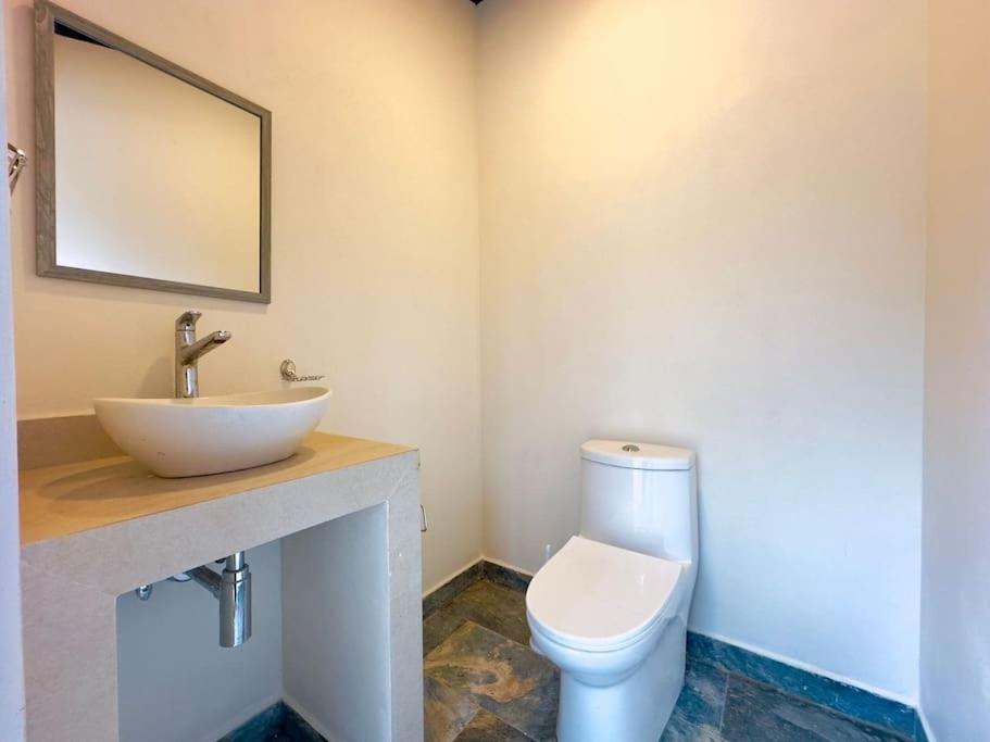 Beautiful House 3 bed 1 bath with private pool
